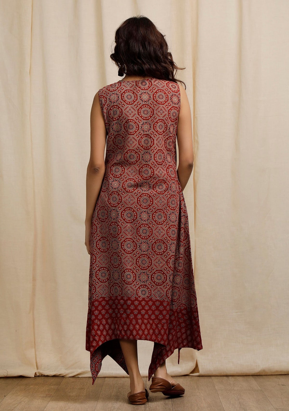 Red Ajrakh Print Sleeveless Asymmetrical Dress サイズ XS
