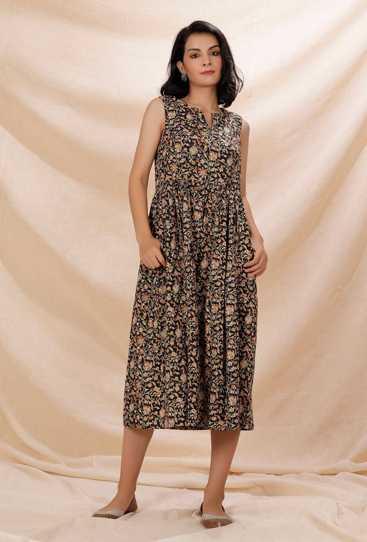 Black Kalamkari Gathered Cotton Midi Dress サイズ S