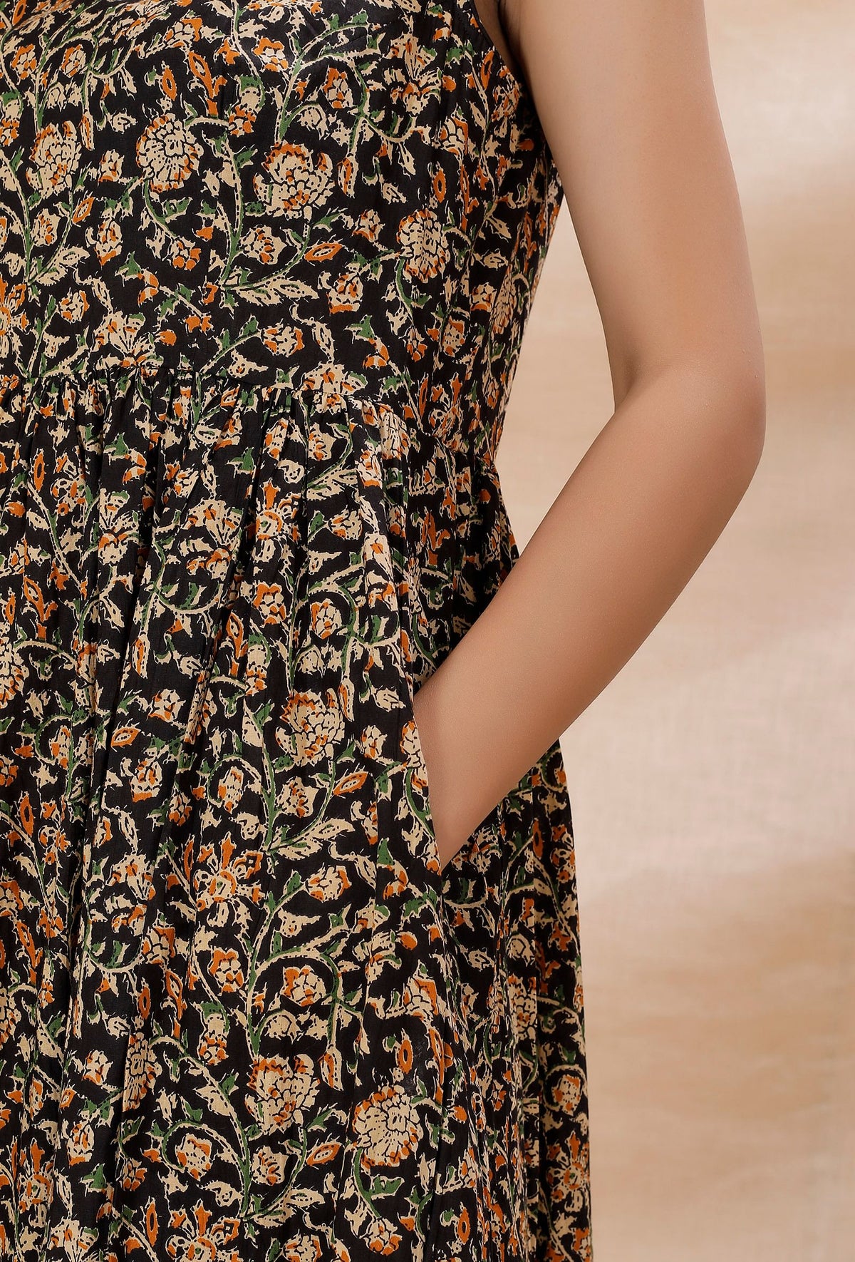 Black Kalamkari Gathered Cotton Midi Dress サイズ M