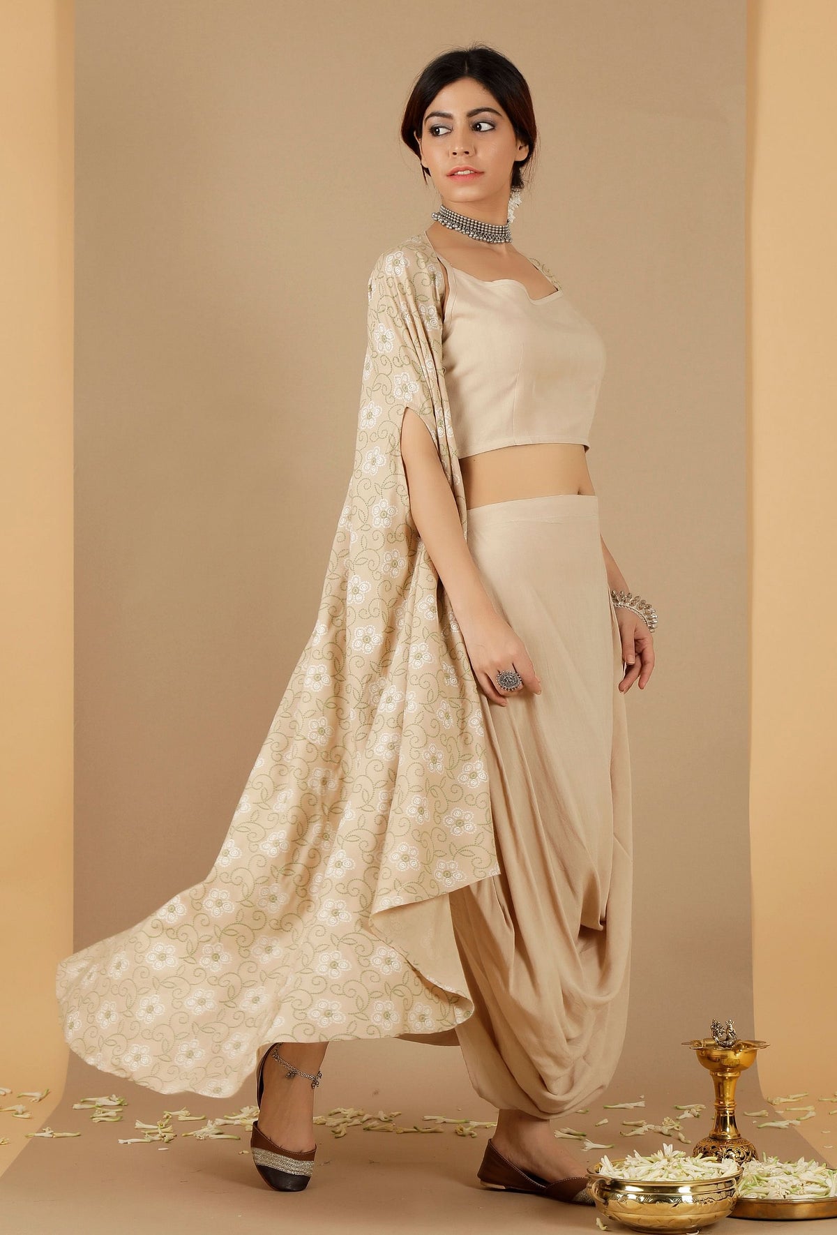 Beige Bandhani Asymmetrical Cape サイズ XXXL
