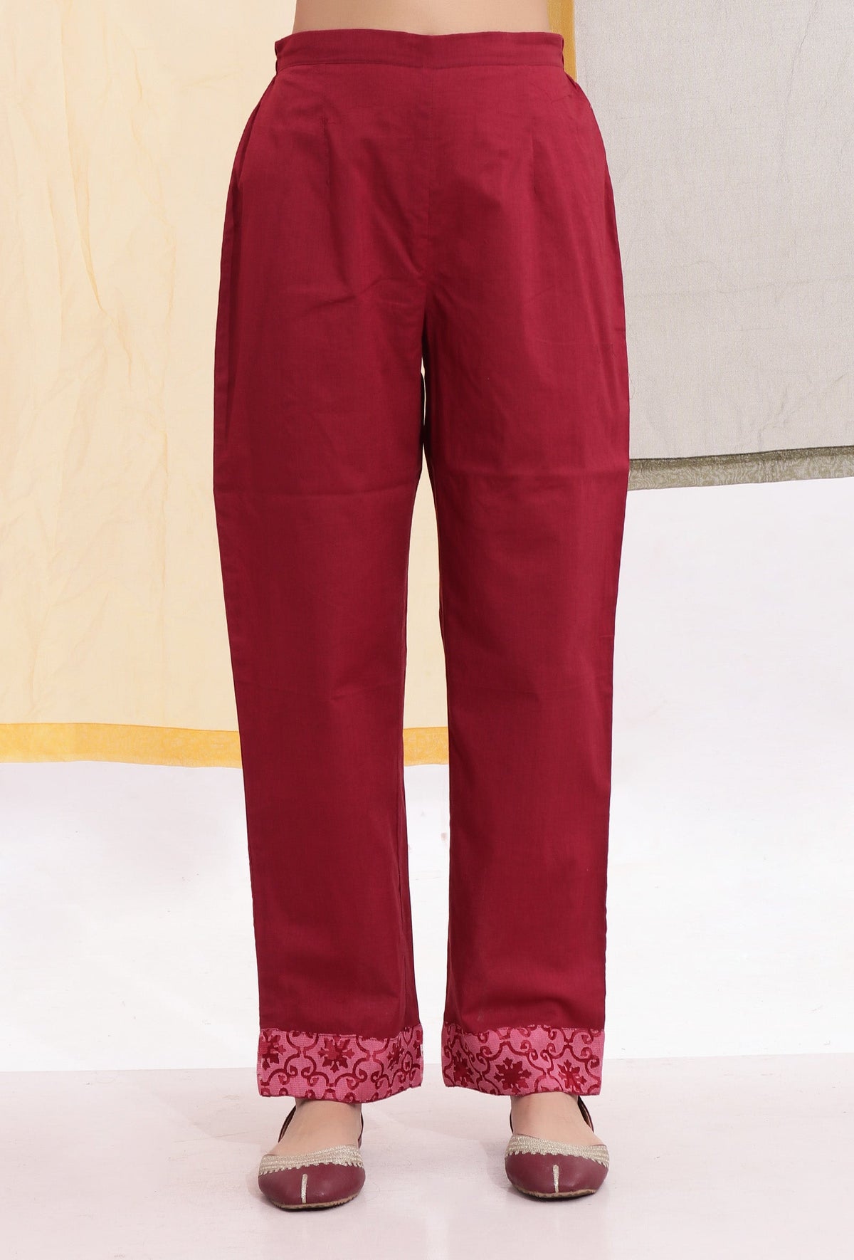 Carmine Red Cotton Straight Pants With Brasso Organza Border サイズ S