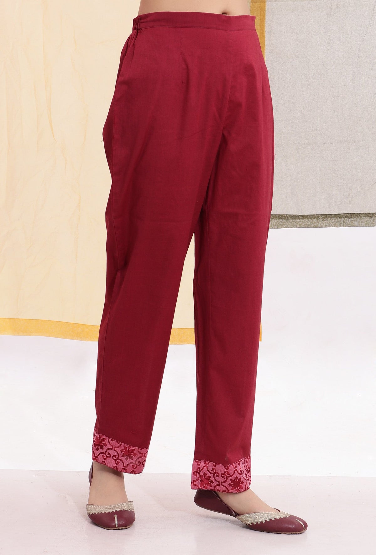 Carmine Red Cotton Straight Pants With Brasso Organza Border サイズ S