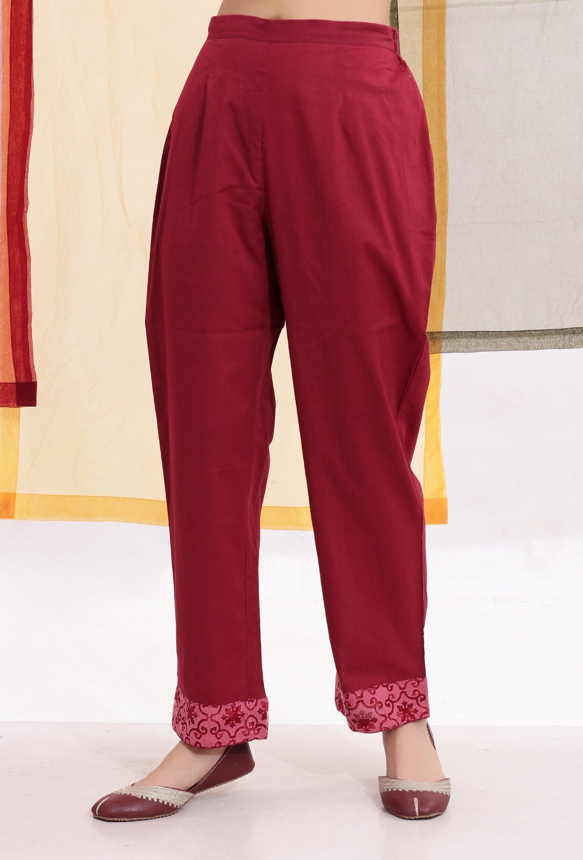 Carmine Red Cotton Straight Pants With Brasso Organza Border サイズ S