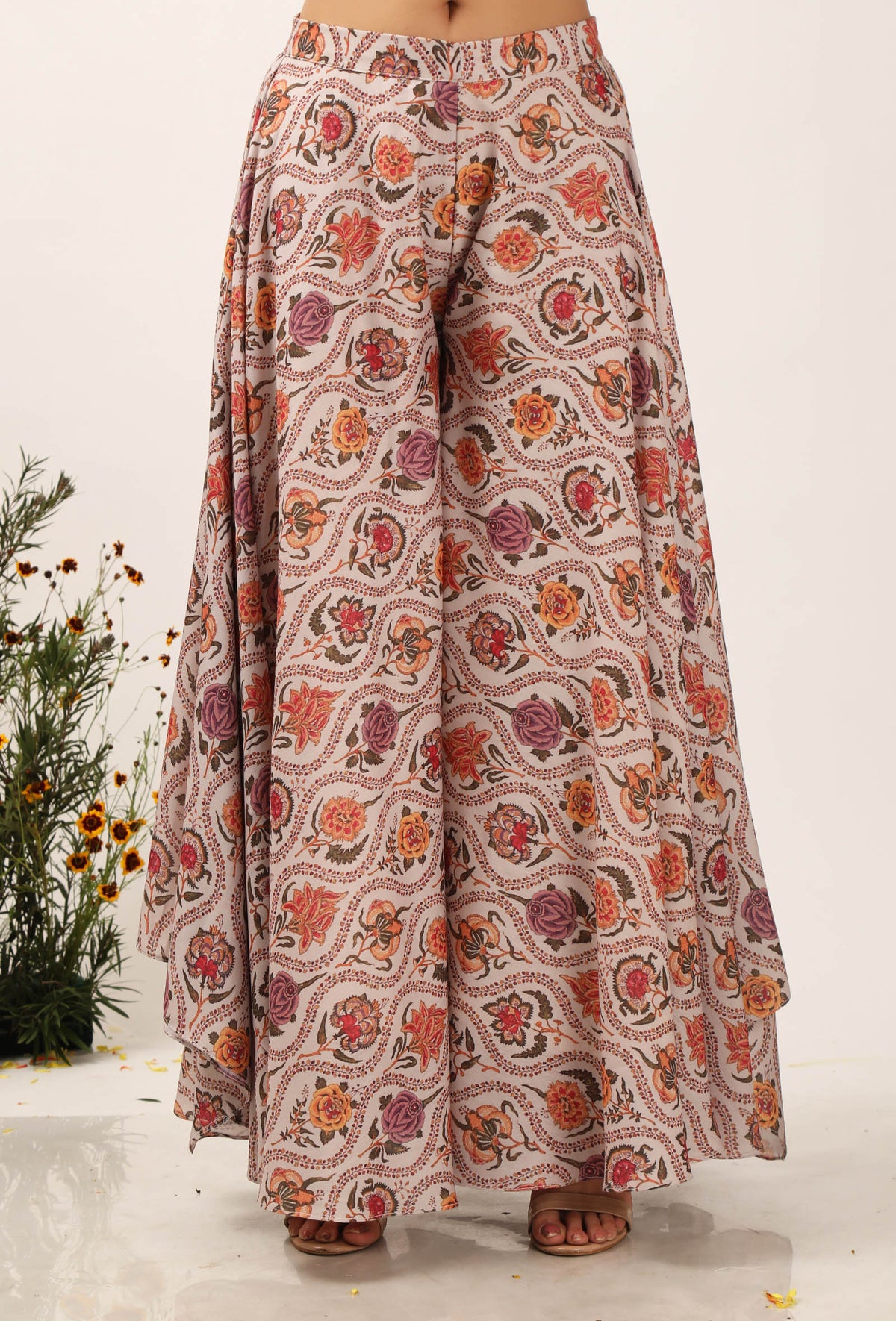 Airi Floral Chintz Asymmetrical Flared Palazzo Pants サイズ M