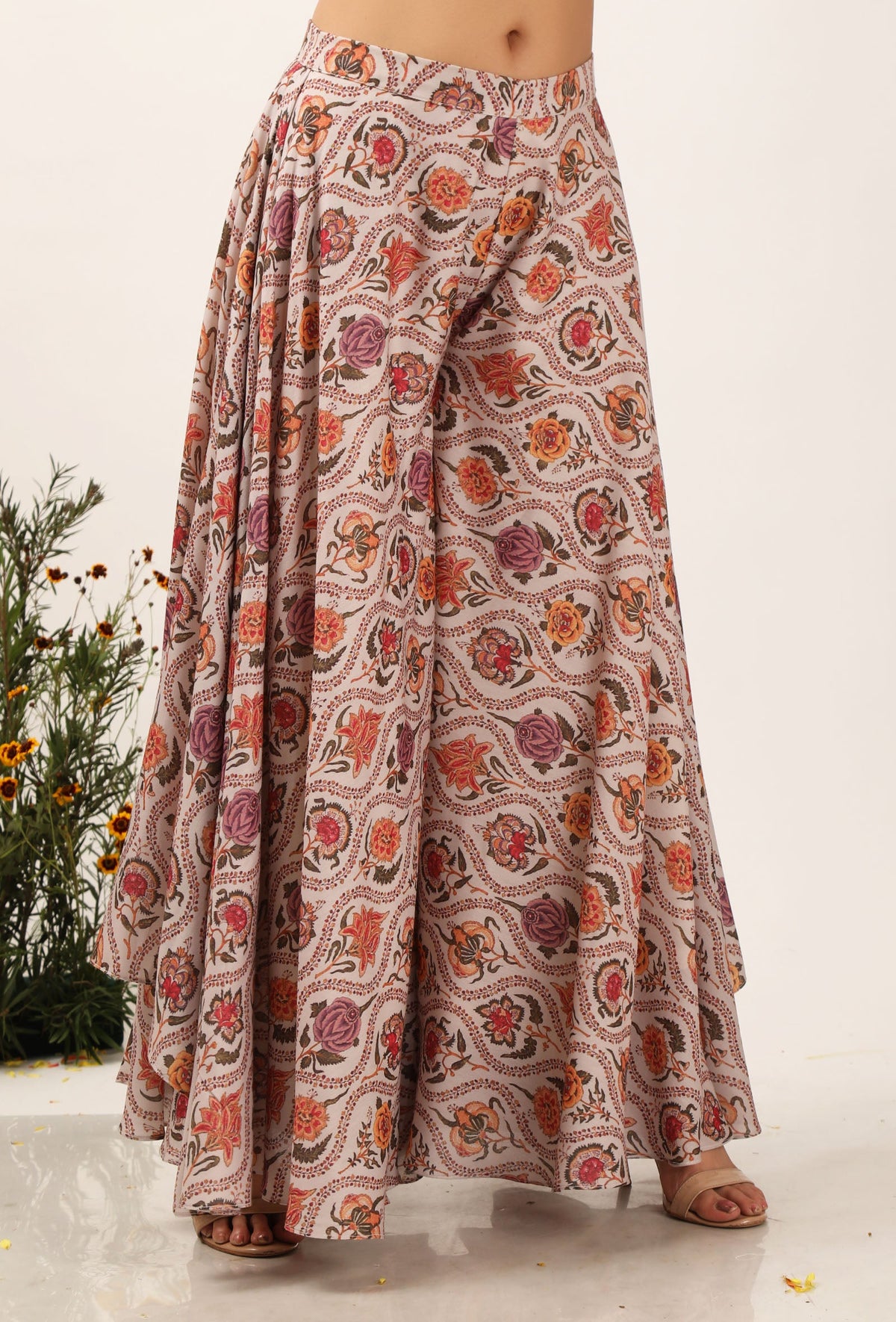 Airi Floral Chintz Asymmetrical Flared Palazzo Pants サイズ M
