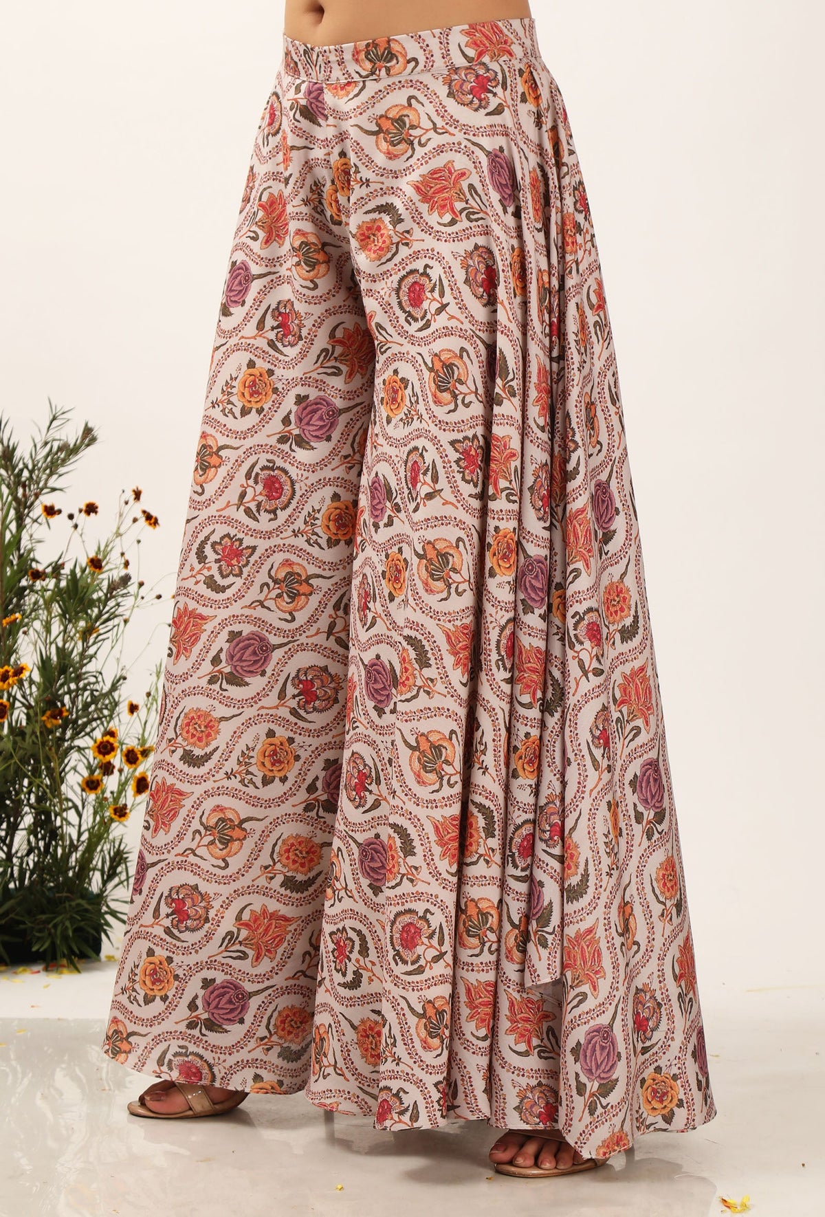 Airi Floral Chintz Asymmetrical Flared Palazzo Pants サイズ M