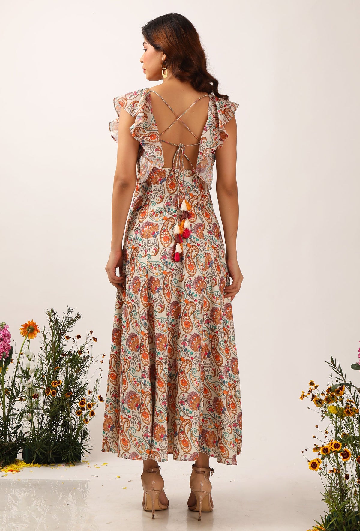 Amala Floral Chintz Ruffled Long Dress With Back Tie Up Details サイズ S