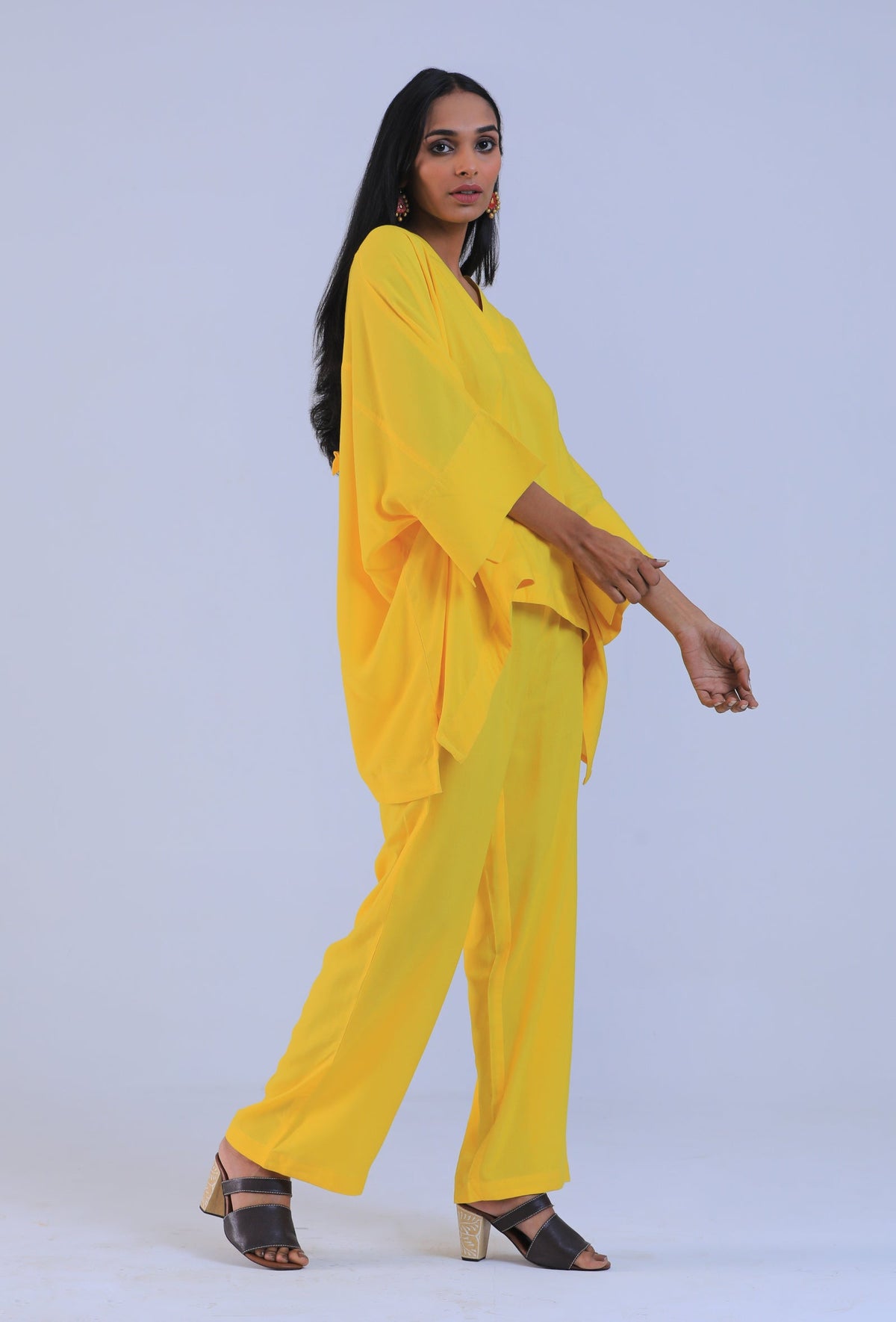 Yellow Color V-Neck Top サイズ M