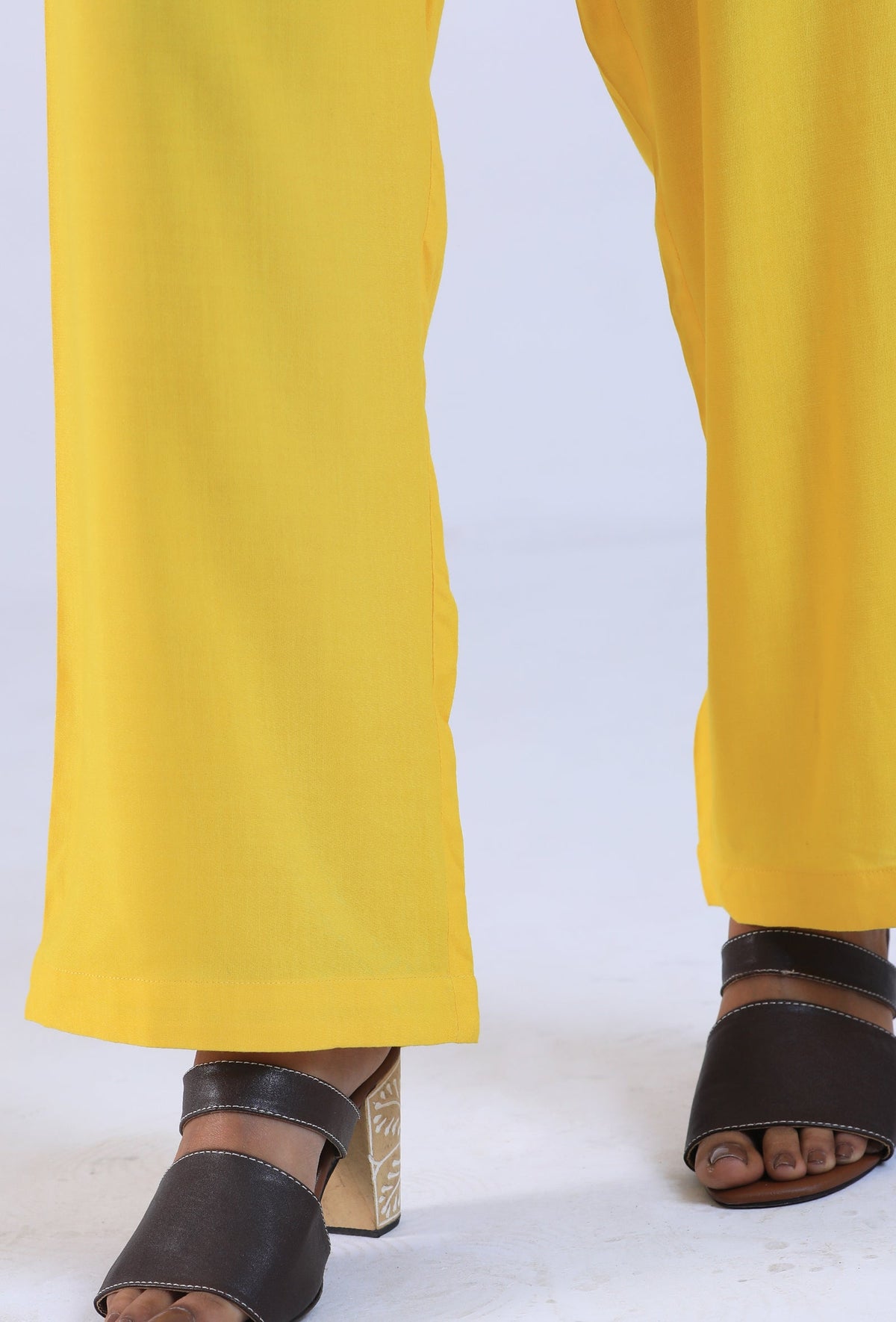 Yellow Color Women Pant サイズ M