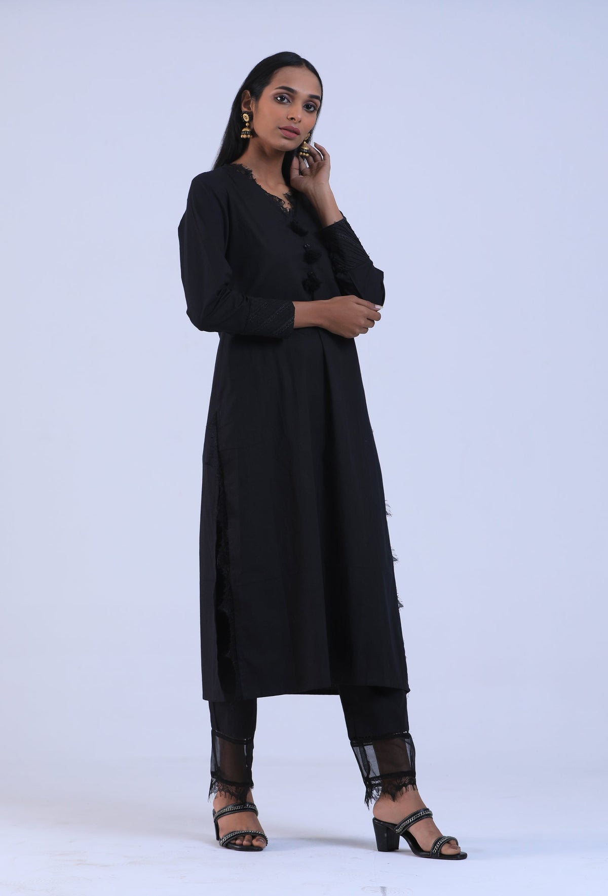 Women Black V-Neck Cotton Kurta サイズ XS