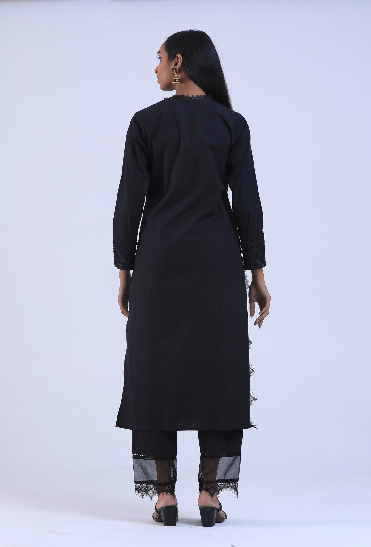 Women Black V-Neck Cotton Kurta サイズ XS