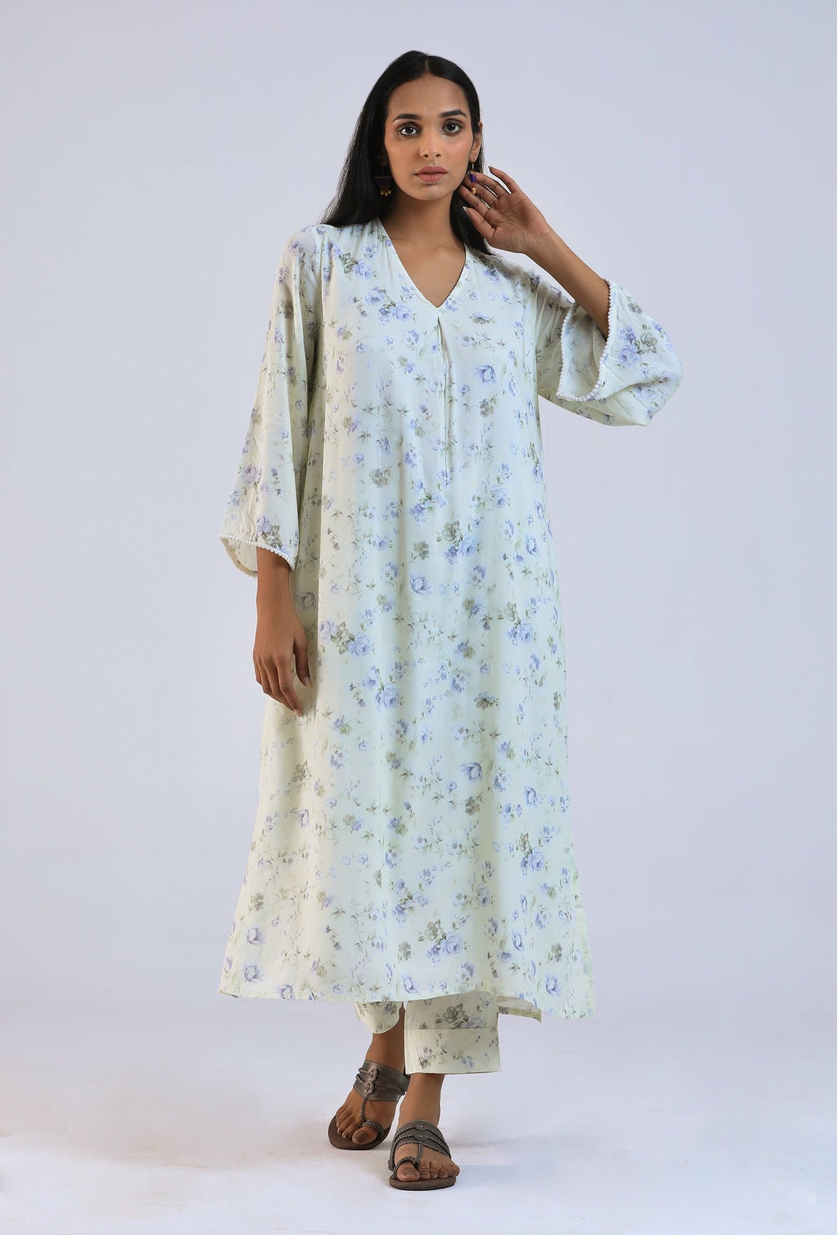 Off White Viscose Cotton Floral Kurta Set サイズ L