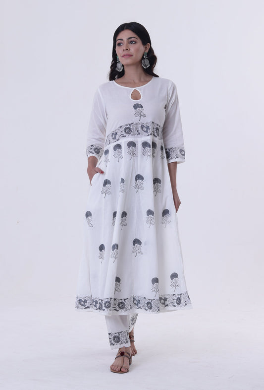 Set of 2: White Color Cotton Block Printed with Multicolor Motif Kurta & Pant クルタ S・パンツ XS