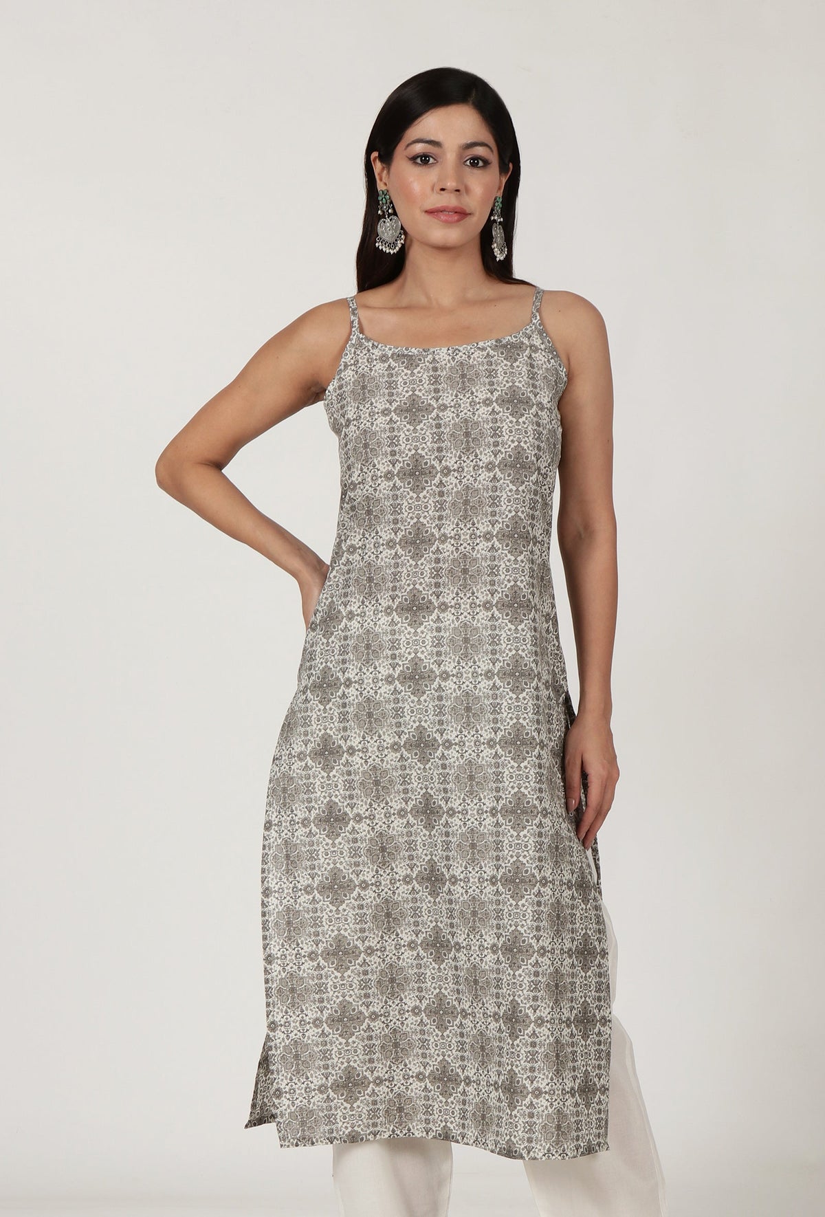 Multi Printed White Color Cotton Slip サイズ M
