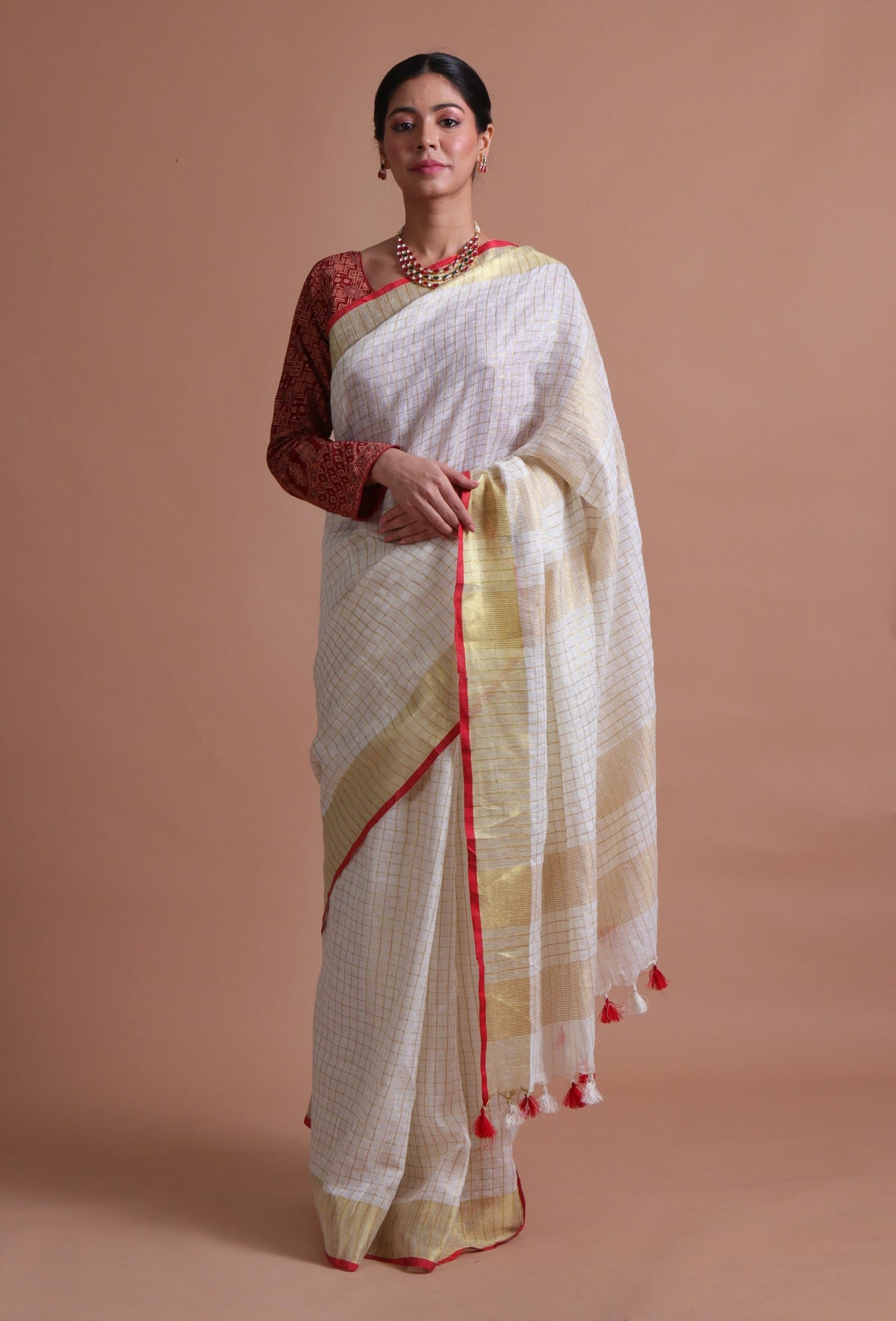 White Red Color Cotton Linen Saree With Unstitched Blouse