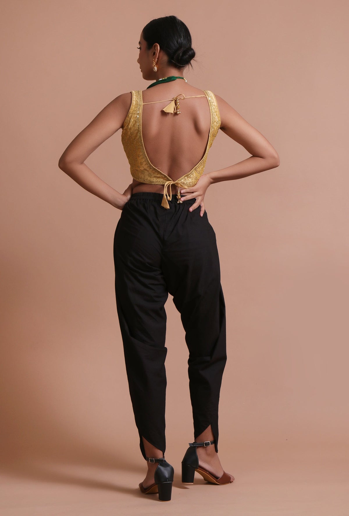 Golden Color Raw Silk Embroidered Blouse サイズ S
