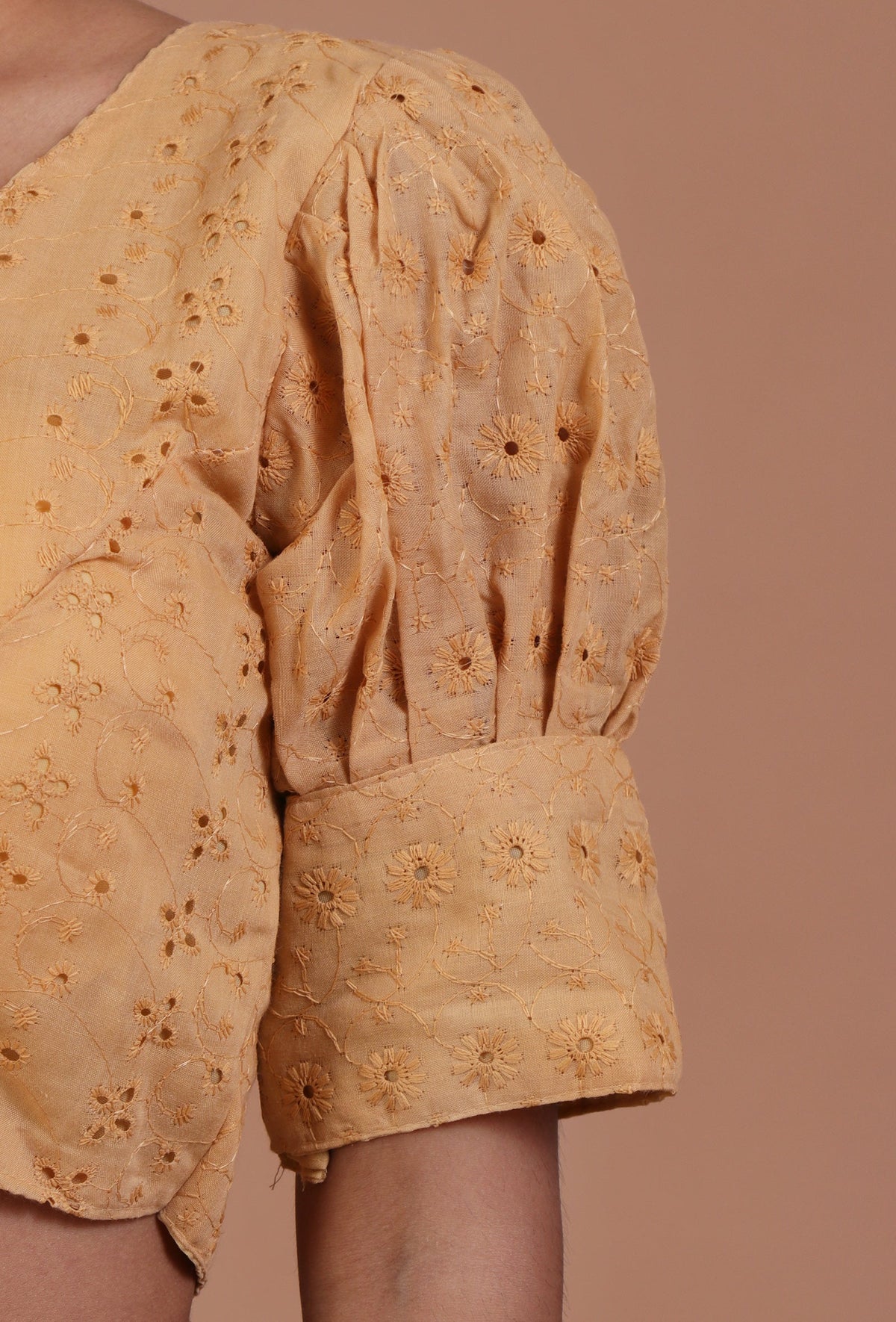 Golden Color Cotton Chikankari Blouse サイズ S