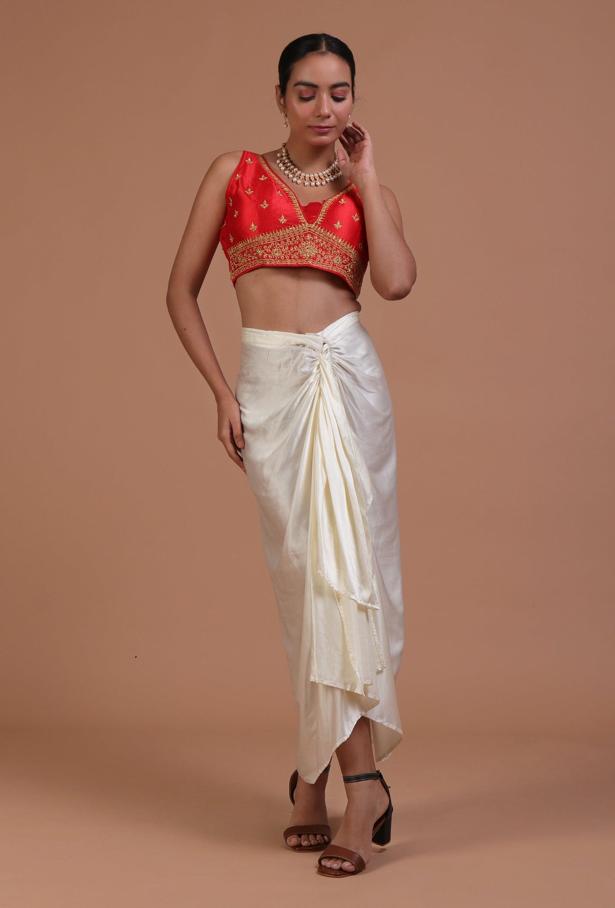 Red Color Raw Silk Embroidered Blouse サイズ S
