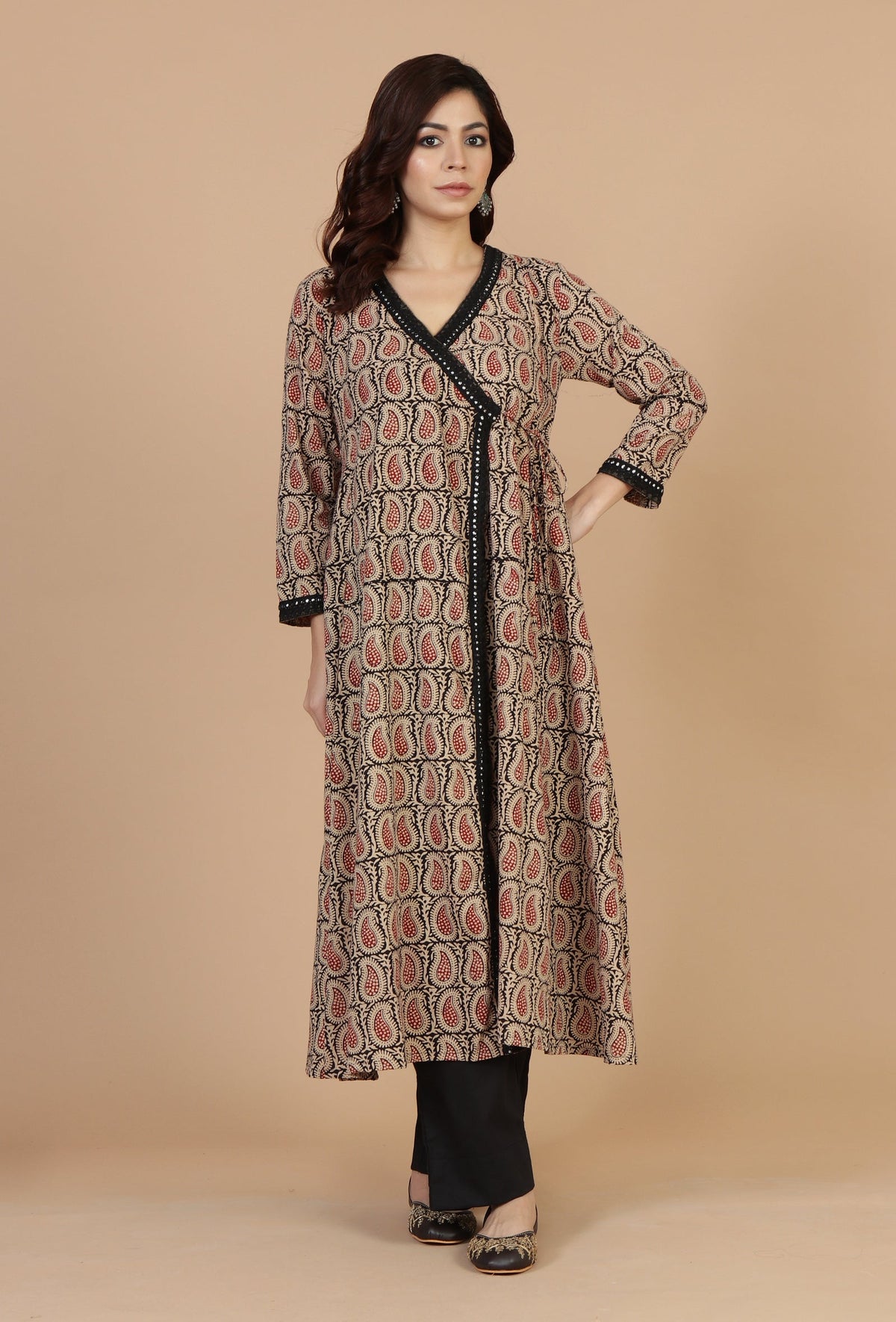 Set of 2: Baagh Hand Block Print Angrakha Kurta with Lace & Solid Black Pants クルタ S・パンツ M