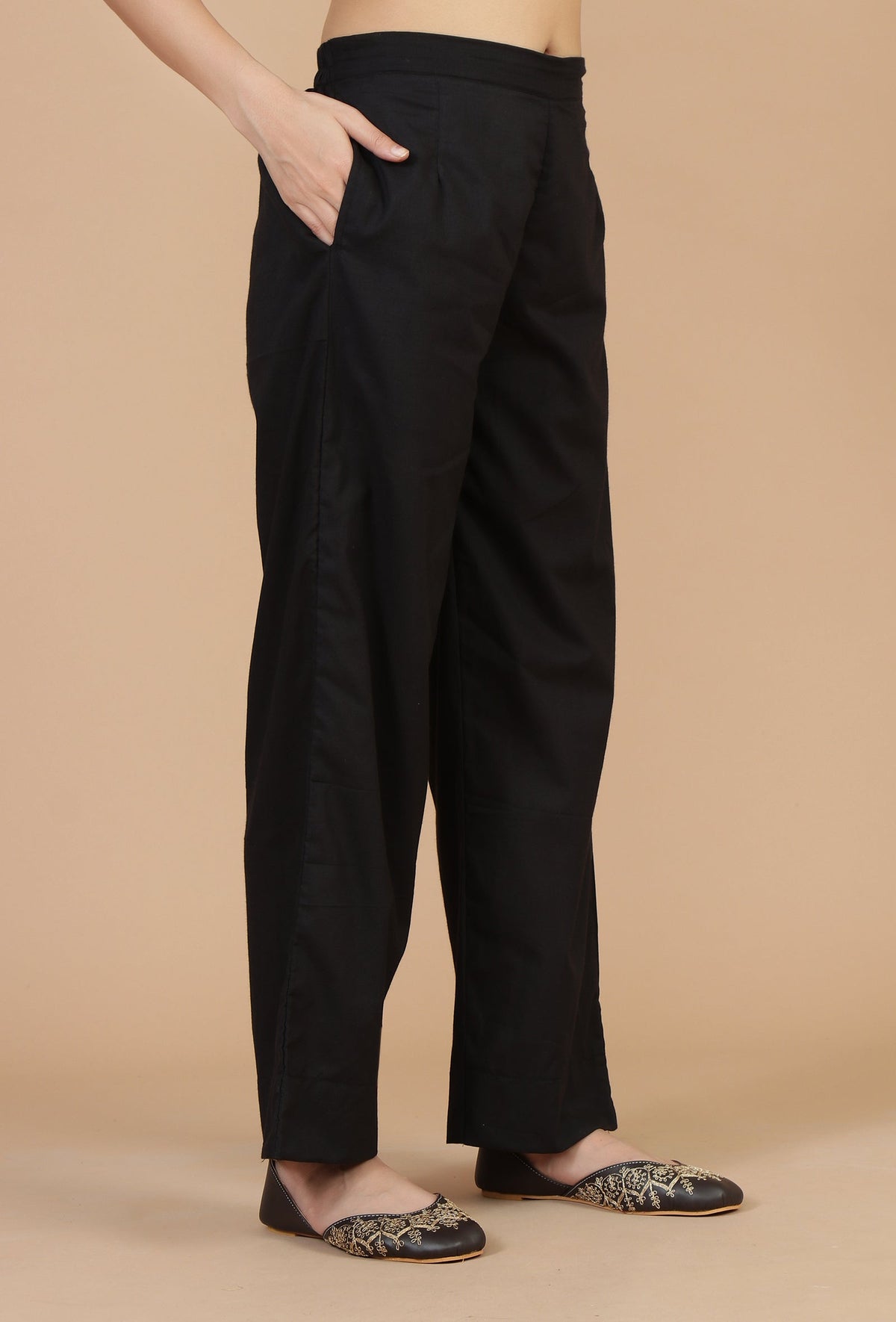 Set of 2: Baagh Hand Block Print Angrakha Kurta with Lace & Solid Black Pants クルタ L・パンツ XXL