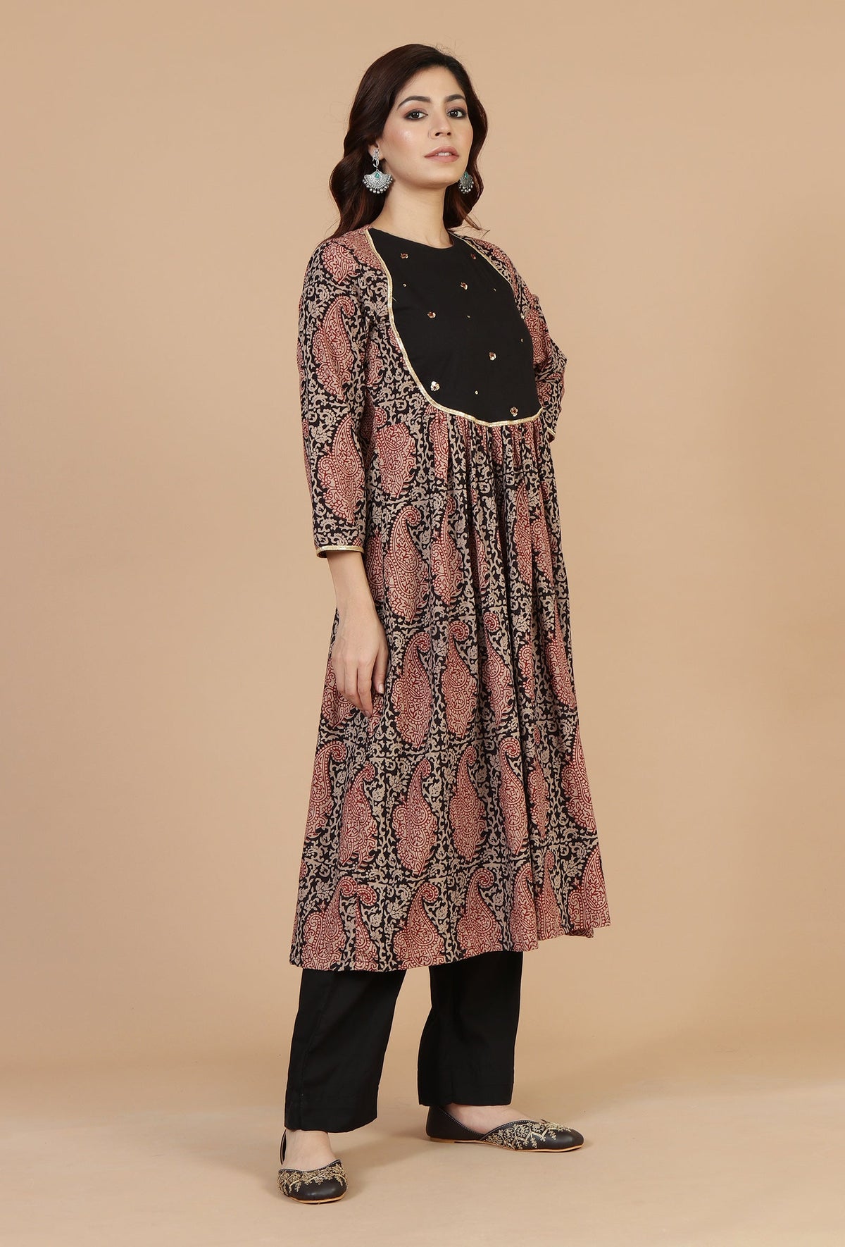 Set of 2: Baagh Print Gathered Dress with Lace & Handwork and Solid Black Cotton Pants パンツ S・ドレス L