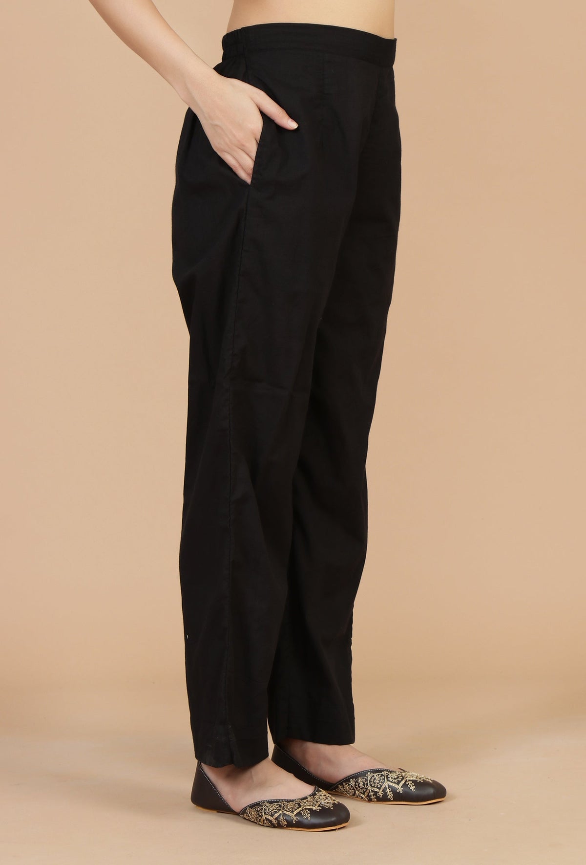 Set of 2: Baagh Print Gathered Dress with Lace & Handwork and Solid Black Cotton Pants パンツ S・ドレス S