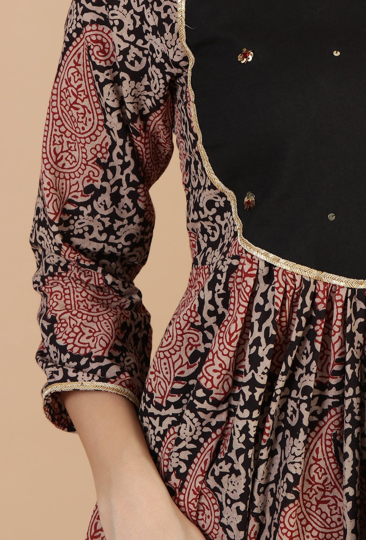 Set of 2: Baagh Print Gathered Dress with Lace & Handwork and Solid Black Cotton Pants パンツ XS・ドレス XS