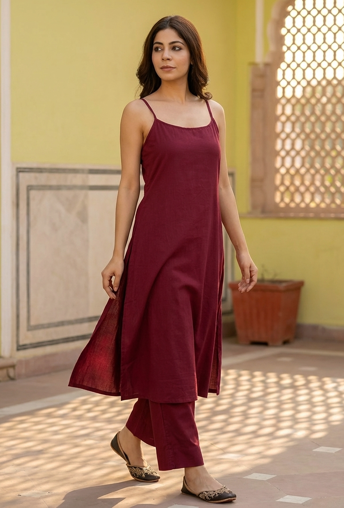 Set of 2: Red A-line Slip Kurta with Straight Pants クルタ XXL・パンツ S