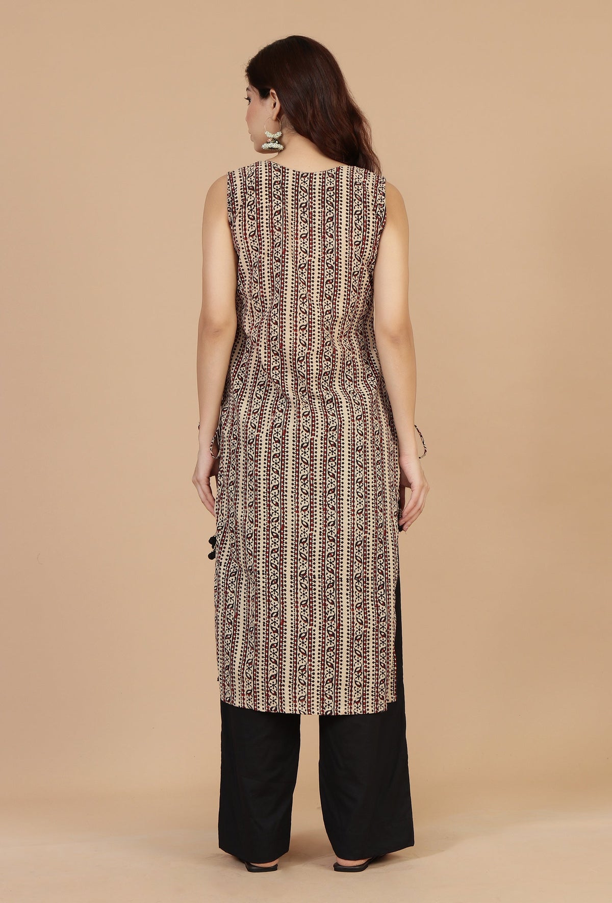 Set of 3: Baagh Printed Straight Kurta, Solid Black Cotton Pants & Black Dupatta with Printed Border クルタ S・パンツ M