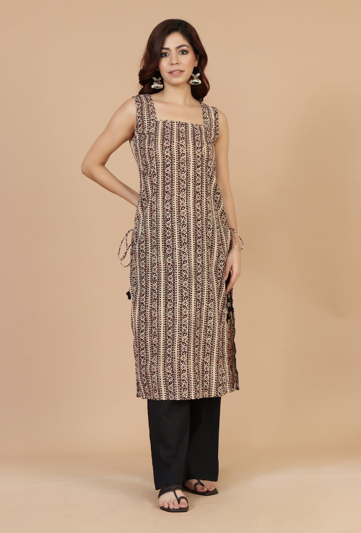 Set of 2: Baagh Printed Straight Kurta & Solid Black Cotton Pants クルタ S・パンツ L