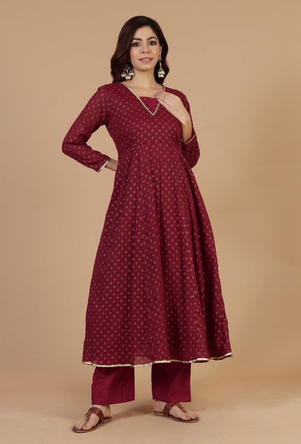 Set of 2: Maroon Floral Printed Flared Kurta with Gota Lace & Solid Cotton Pants クルタ XS・パンツ XXL