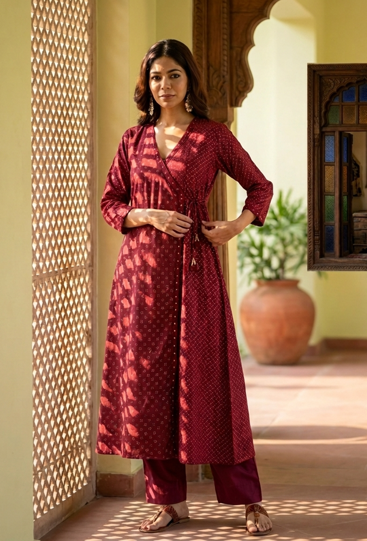 Set of 2: Maroon Hand Block Angrakha Kurta with Tassel Tie & Solid Cotton Pants クルタ XXXL・パンツ XXL