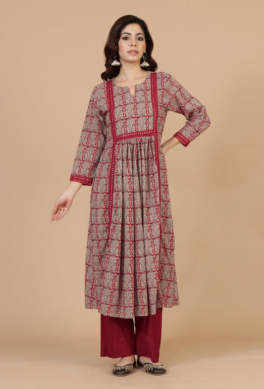 Set of 2: Maroon Printed Gathered Kurta with Lace Detail & Solid Maroon Cotton Pants クルタ S・パンツ M