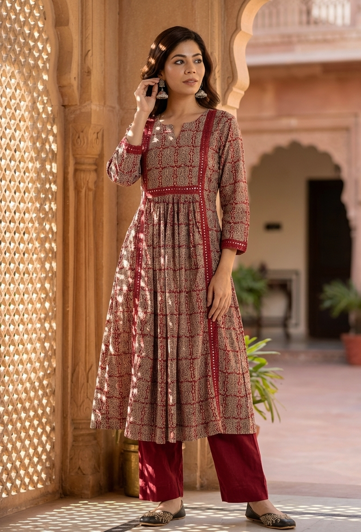 Red Printed Gathered Kurta with Lace Detail サイズ S
