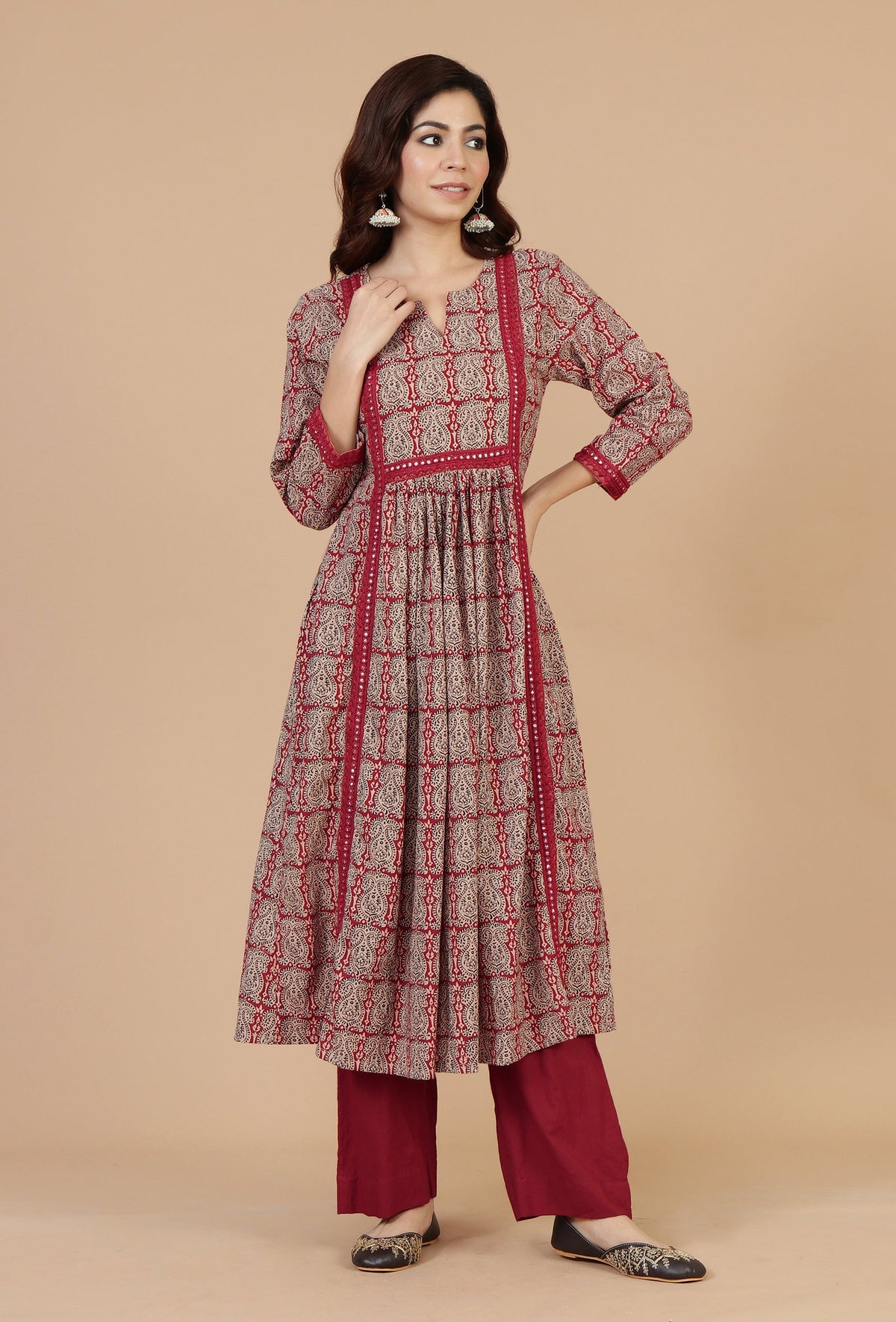 Red Printed Gathered Kurta with Lace Detail サイズ L