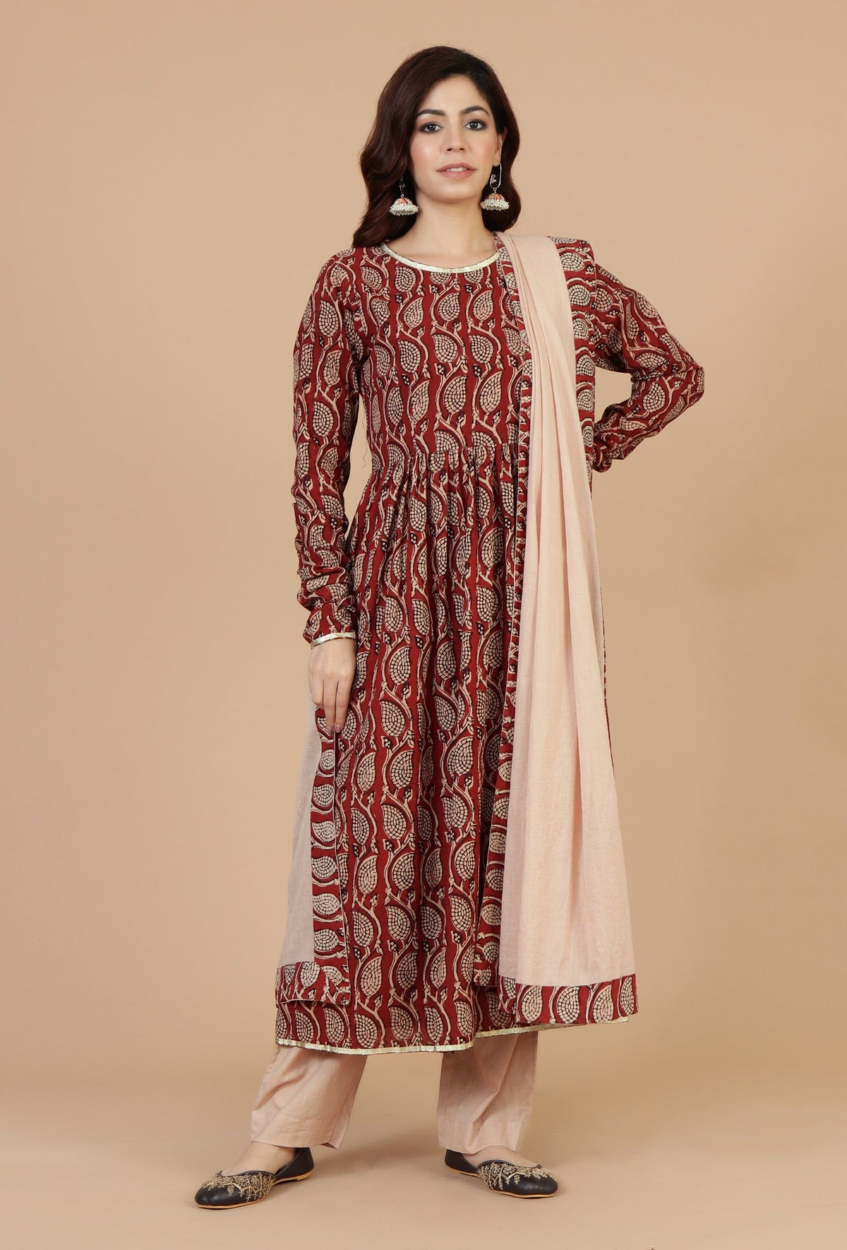 Set of 3: Maroon Elegance Hand Block Printed Cotton Kurta & Beige Cotton Pant with Dupatta Set クルタ XL・パンツ L