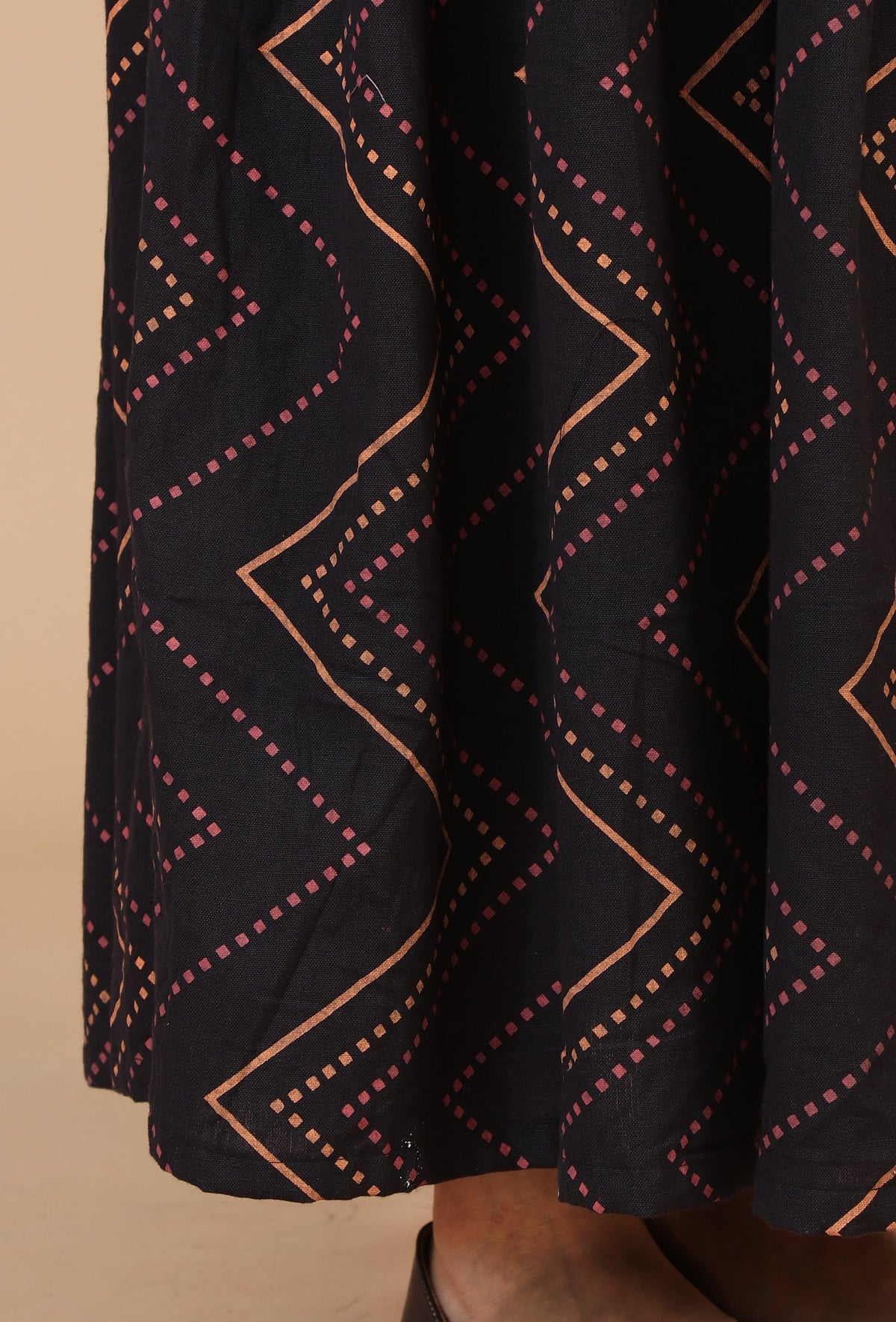 Noor Black Zigzag Printed Cotton Strappy Dress サイズ XXL
