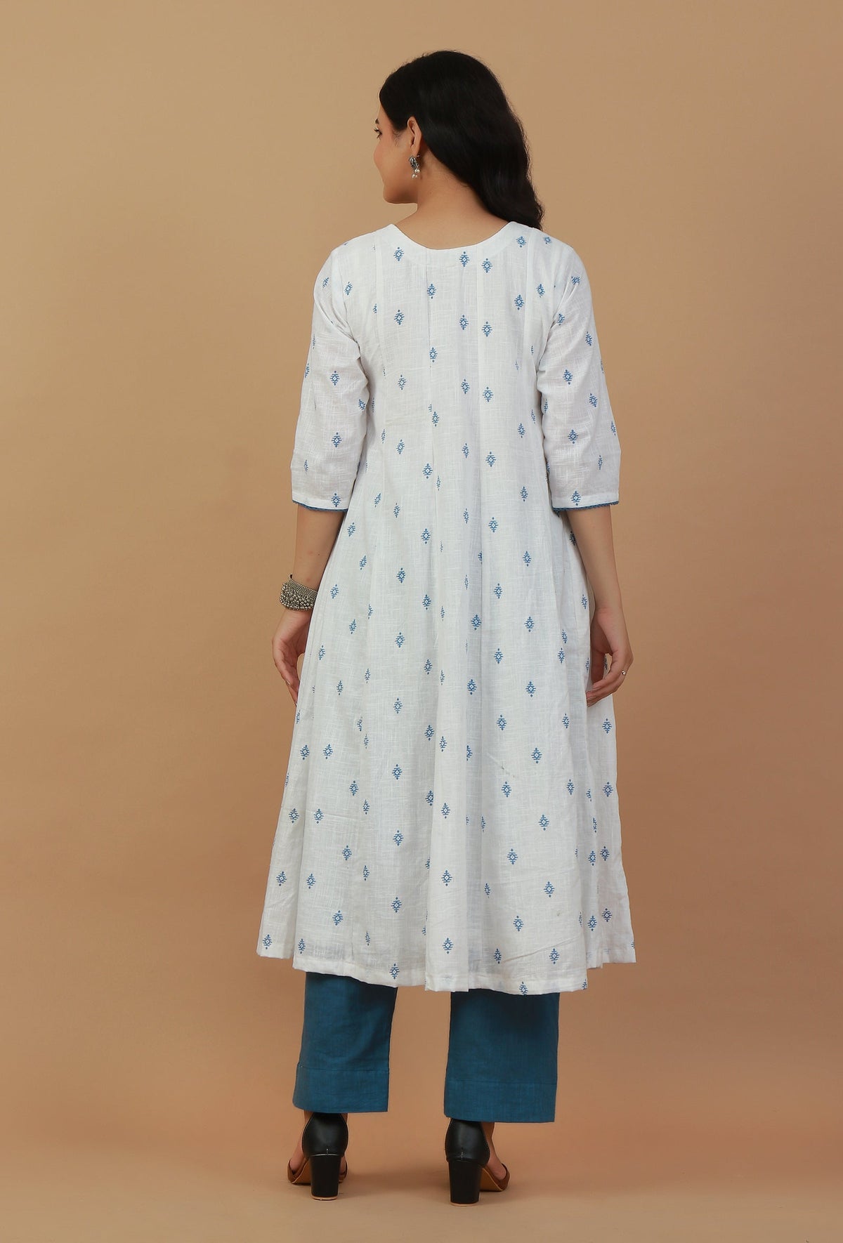 Set of 2: White & Blue Handblock Printed Cotton Kurta with Solid Pants クルタ XXXL・パンツ XS