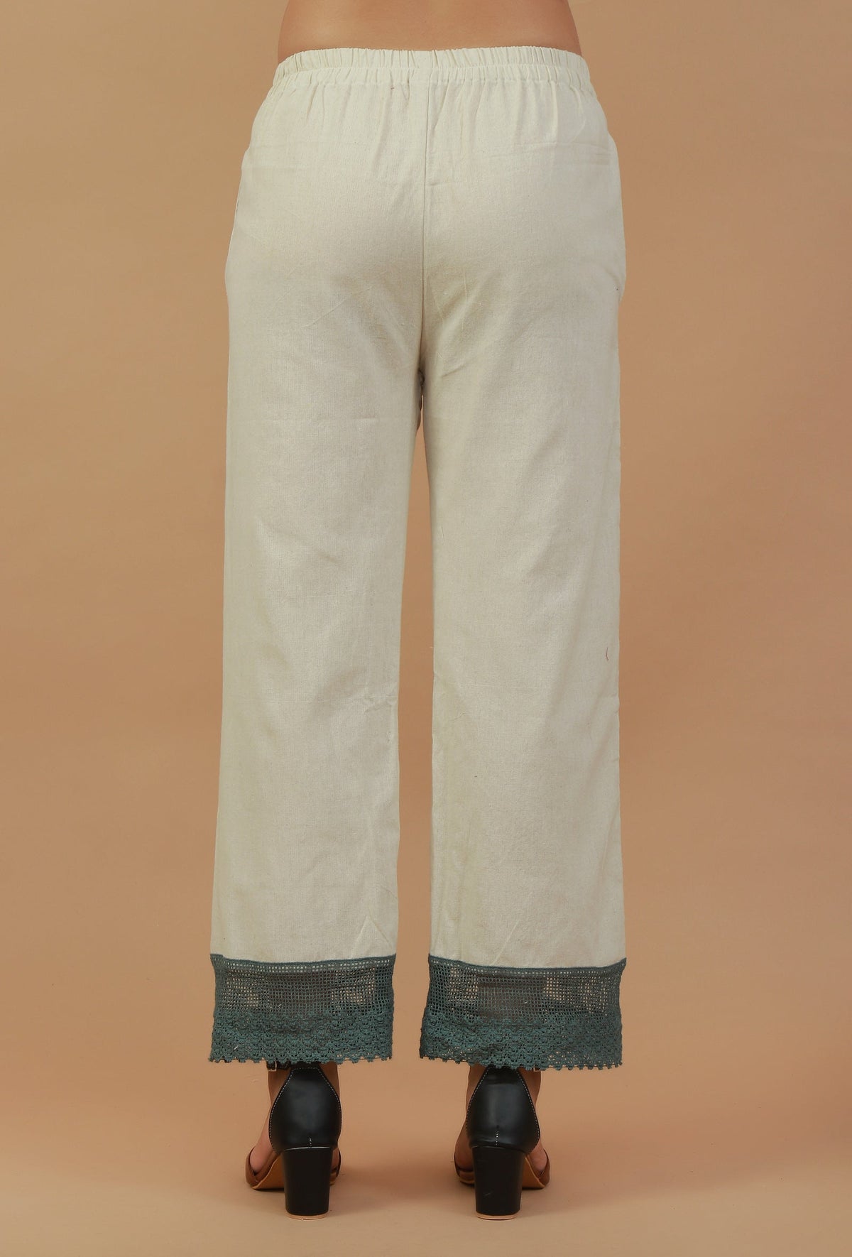 Set of 2: Ivory Hand Block Printed Angrakha Kurta with Lace Details and Straight Pants クルタ S・パンツ XXL