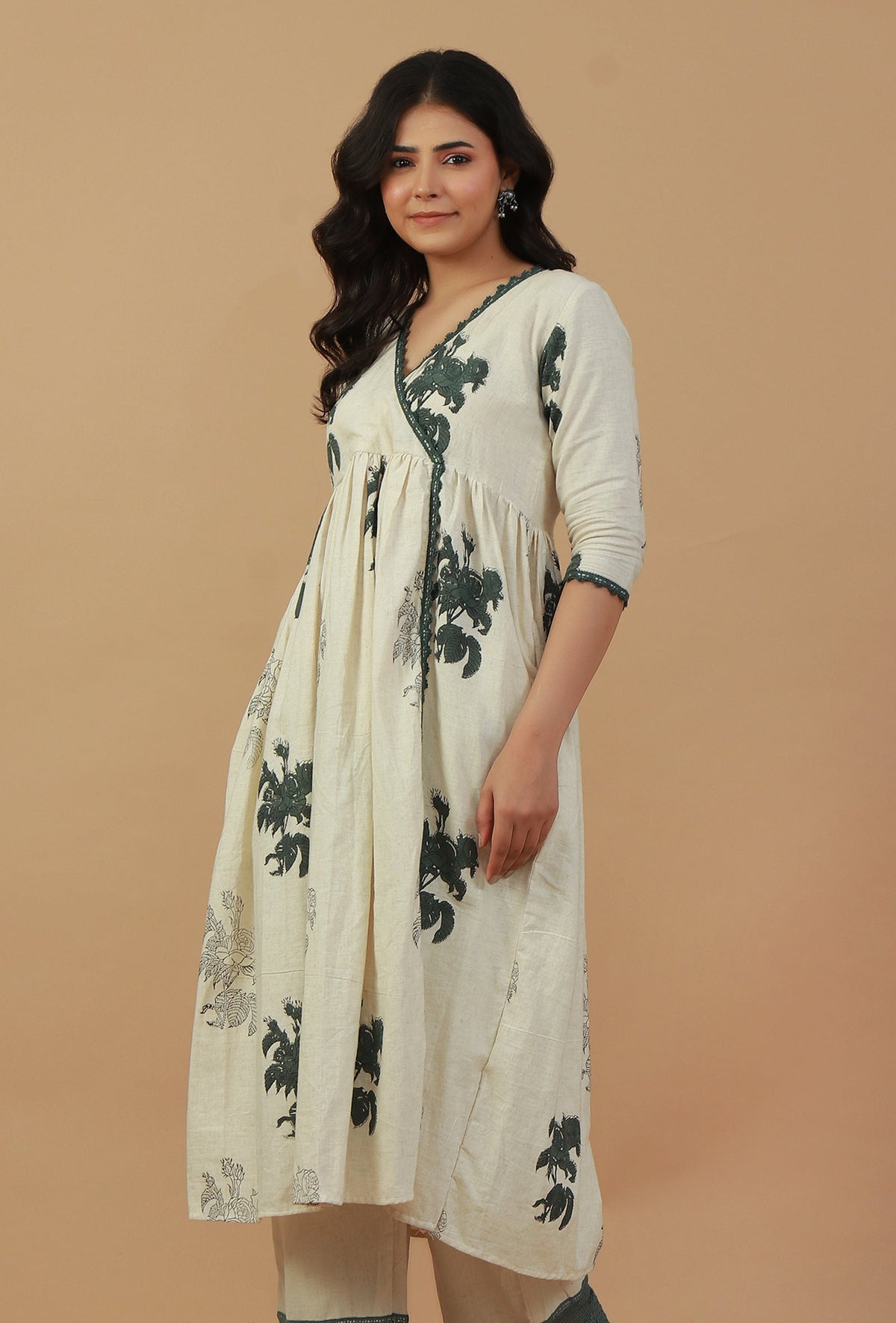 Ivory Hand Block Printed Angrakha Cotton Kurta with Lace Detailing サイズ M