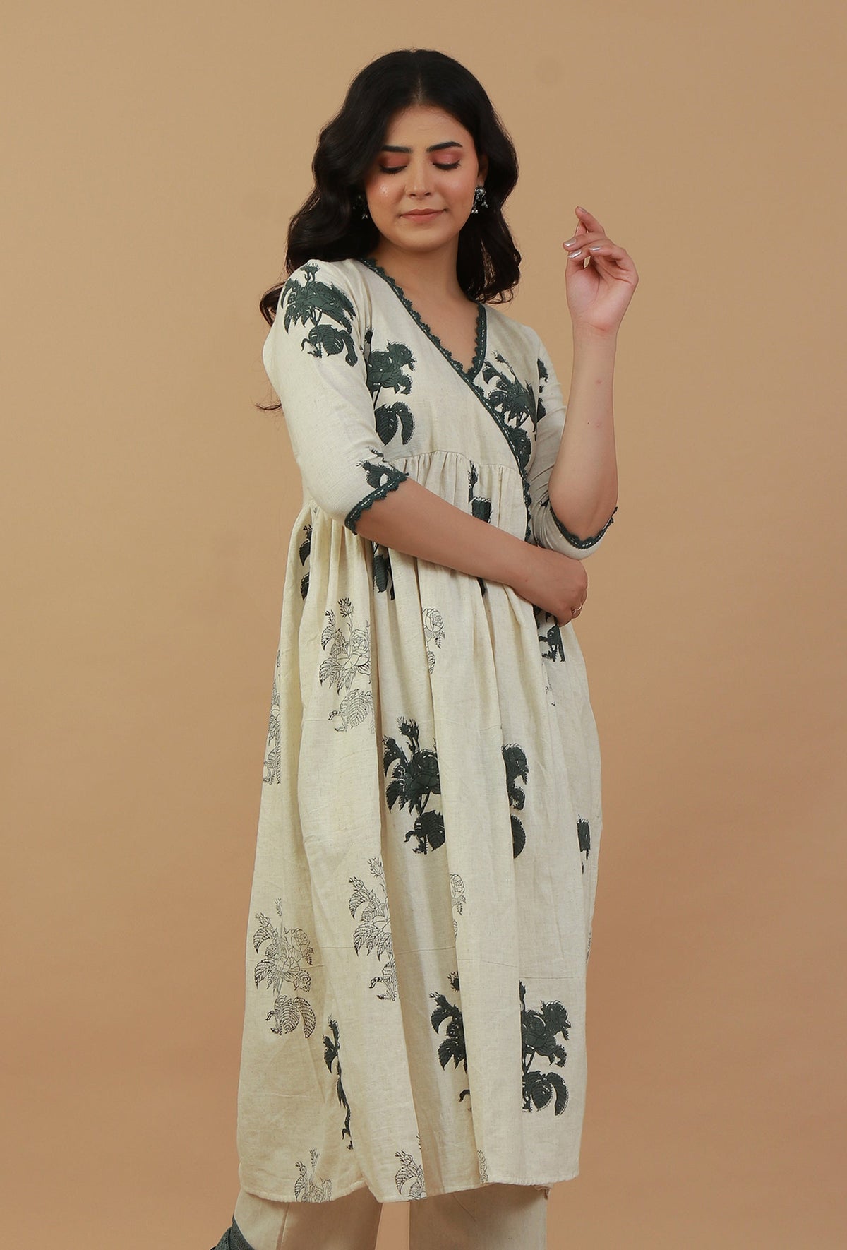 Ivory Hand Block Printed Angrakha Cotton Kurta with Lace Detailing サイズ M