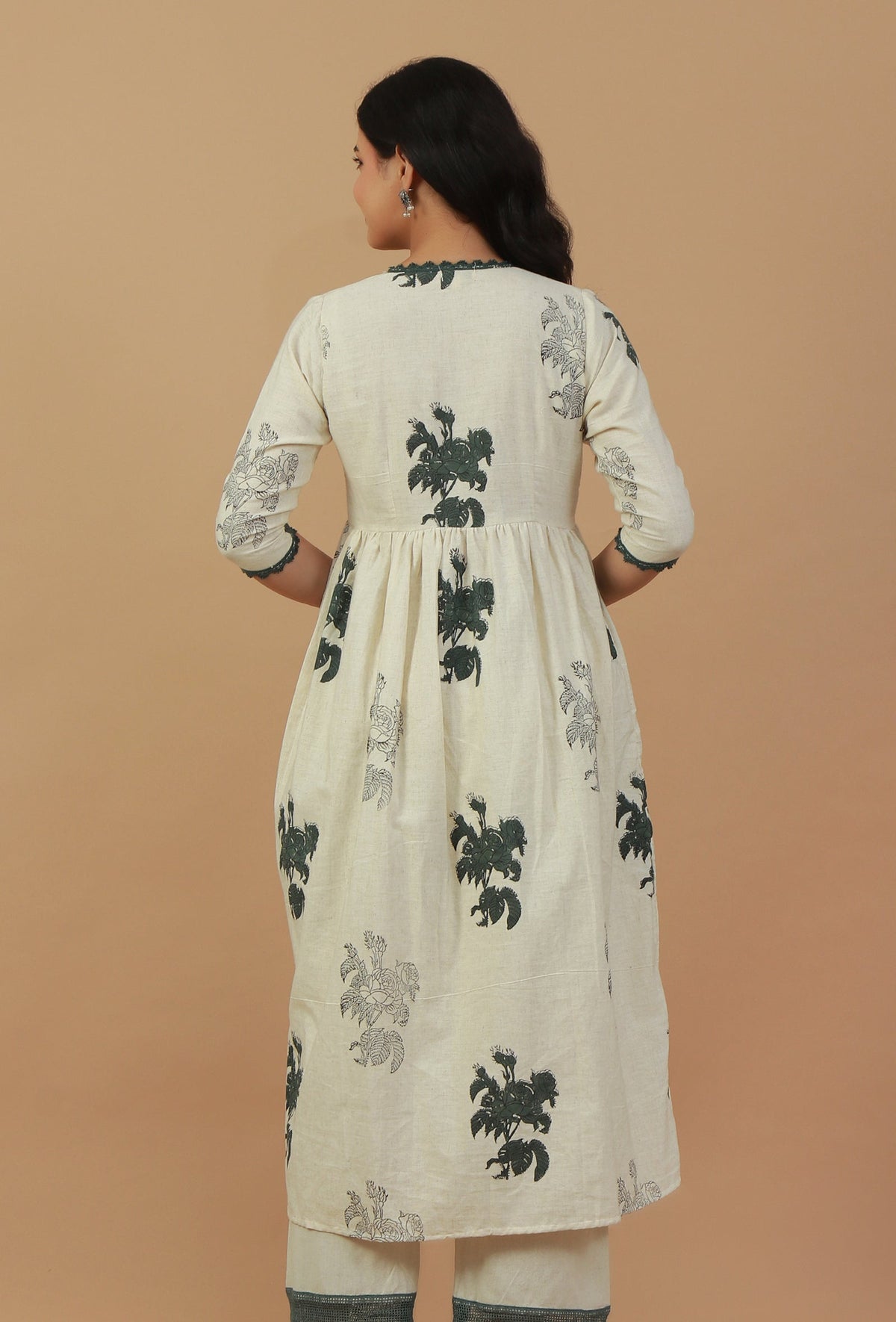 Ivory Hand Block Printed Angrakha Cotton Kurta with Lace Detailing サイズ M