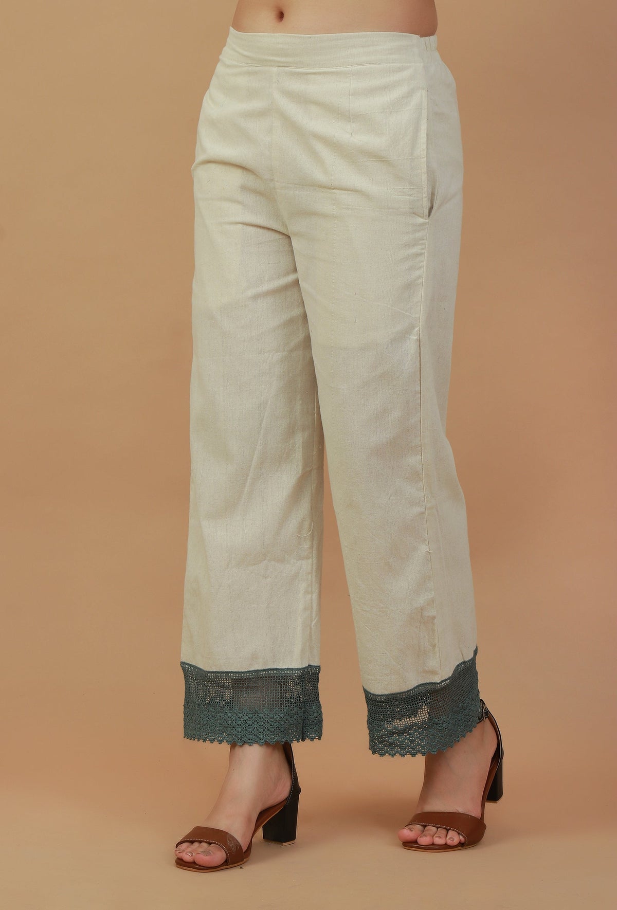 Solid Ivory Straight Cotton Pants with Lace Hem サイズ XS