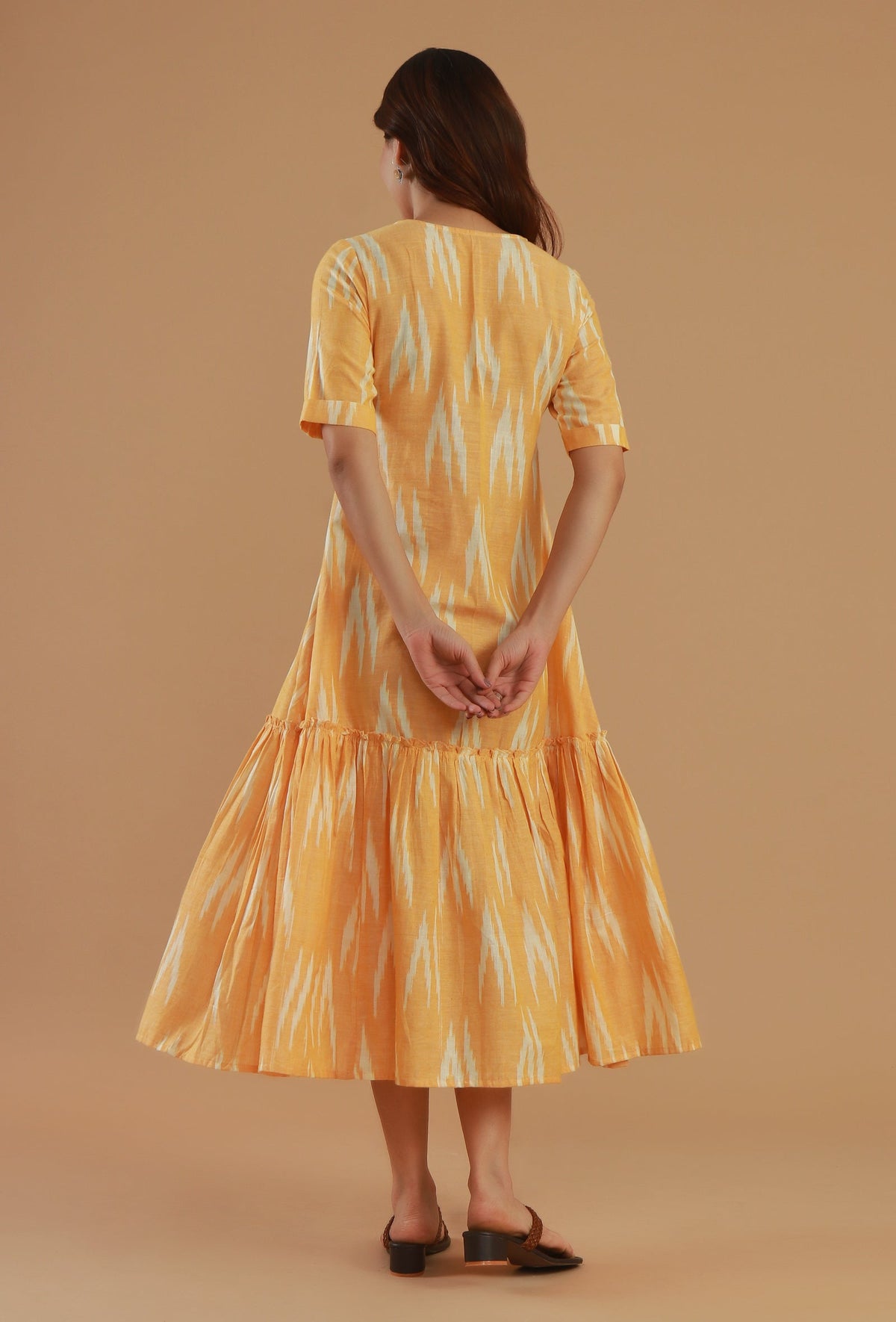 Mustard Ikat Cotton V-Neck Tiered Midi Dress サイズ M