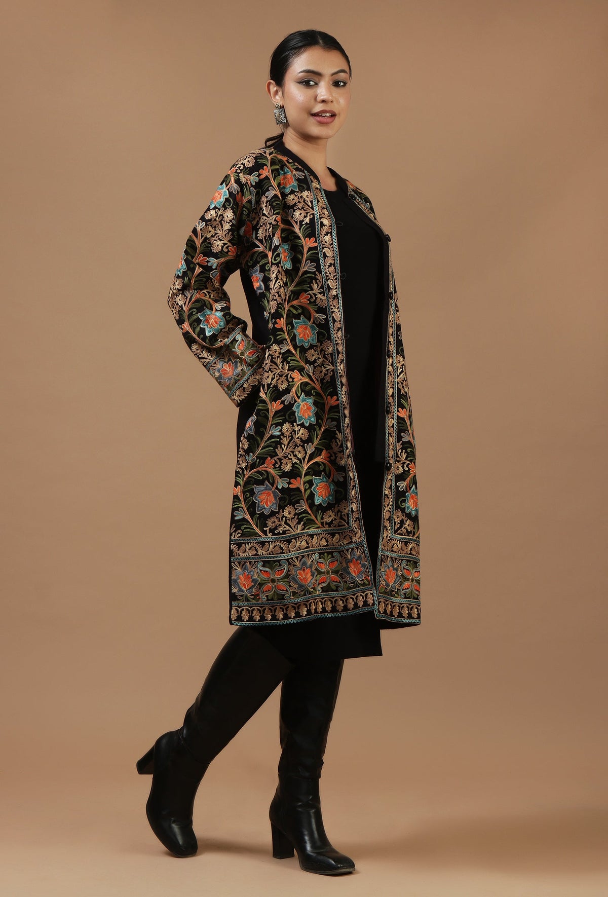 Black Kashmiri Aari Embroidered Woollen Long Jacket サイズ L