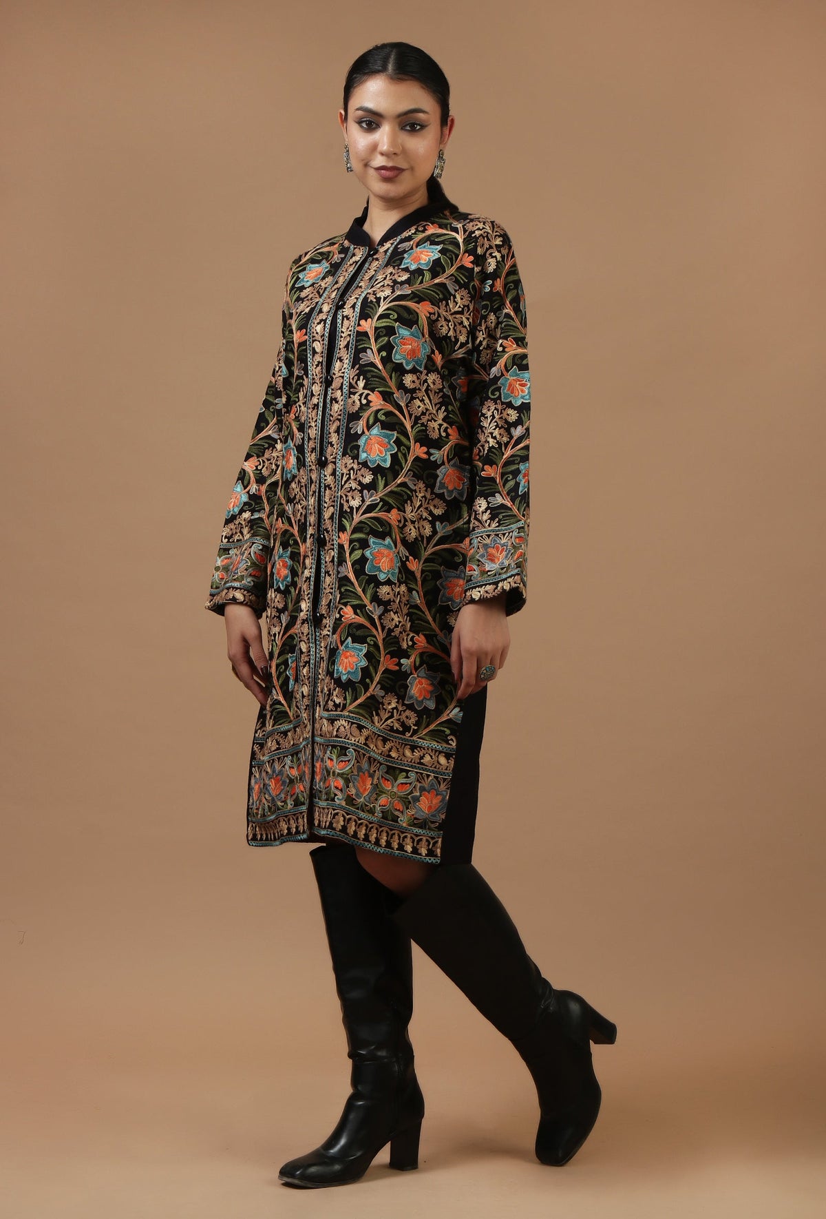Black Kashmiri Aari Embroidered Woollen Long Jacket サイズ L