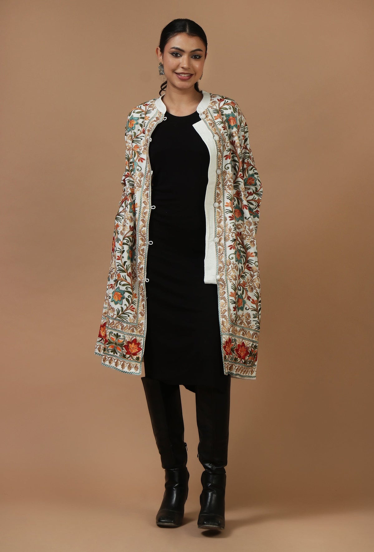 Ivory Kashmiri Aari Embroidered Woolen Long Jacket サイズ L