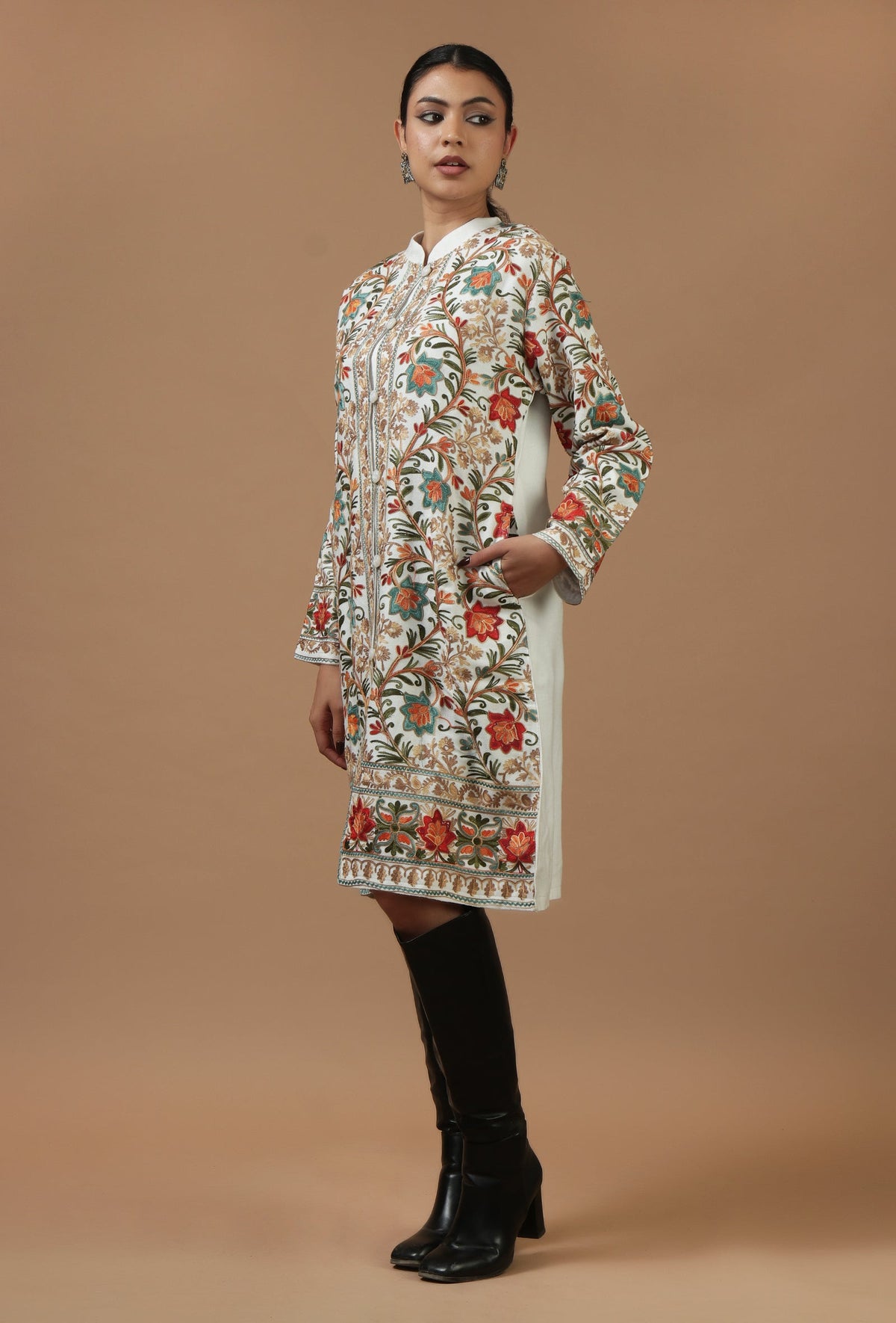 Ivory Kashmiri Aari Embroidered Woolen Long Jacket サイズ L
