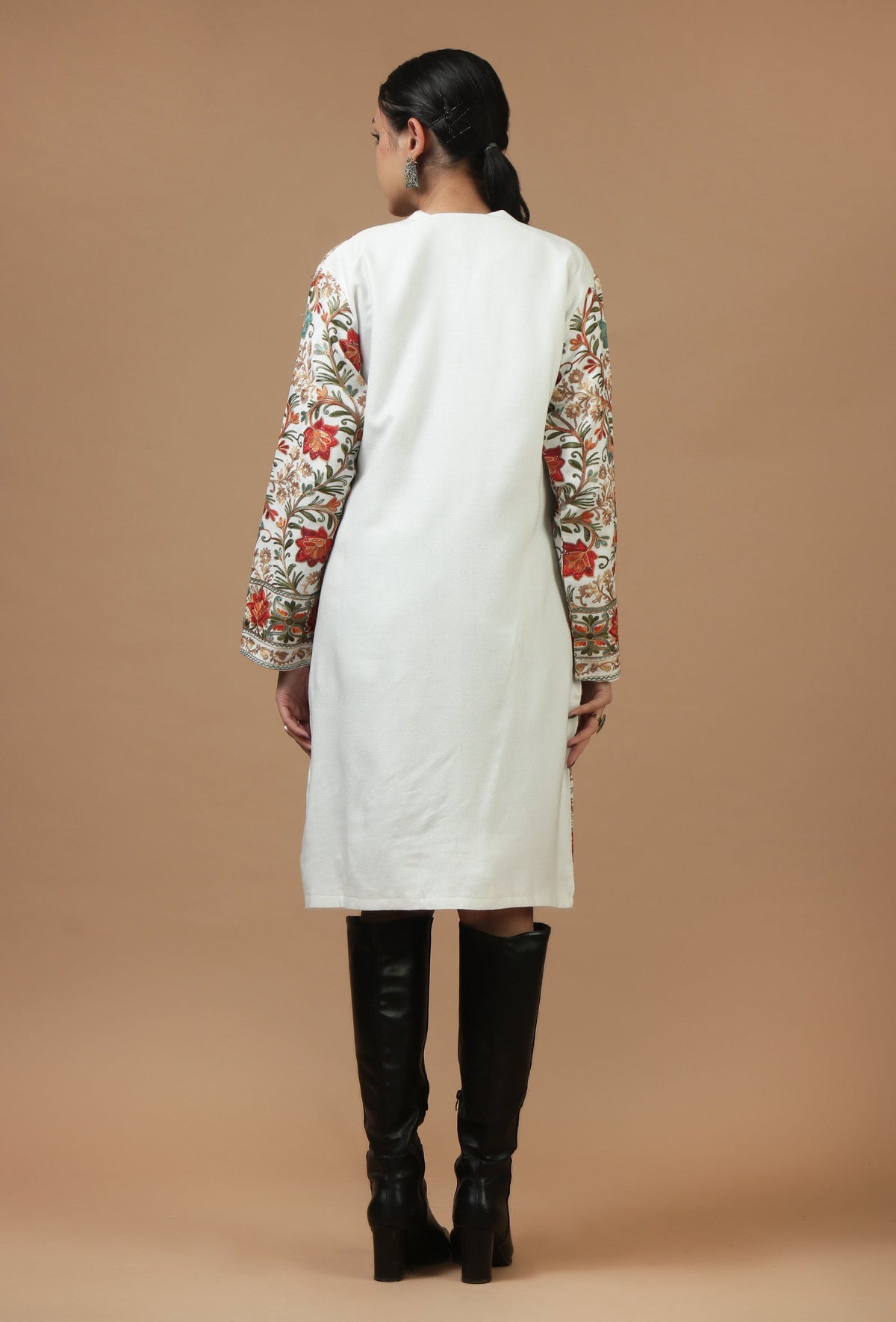 Ivory Kashmiri Aari Embroidered Woolen Long Jacket サイズ L