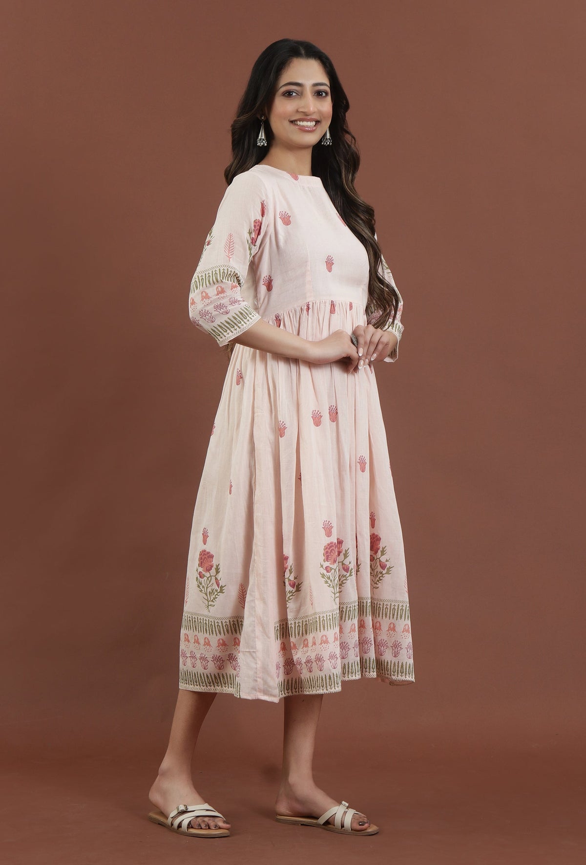Blush Pink Floral Printed Gathered Midi Dress サイズ M